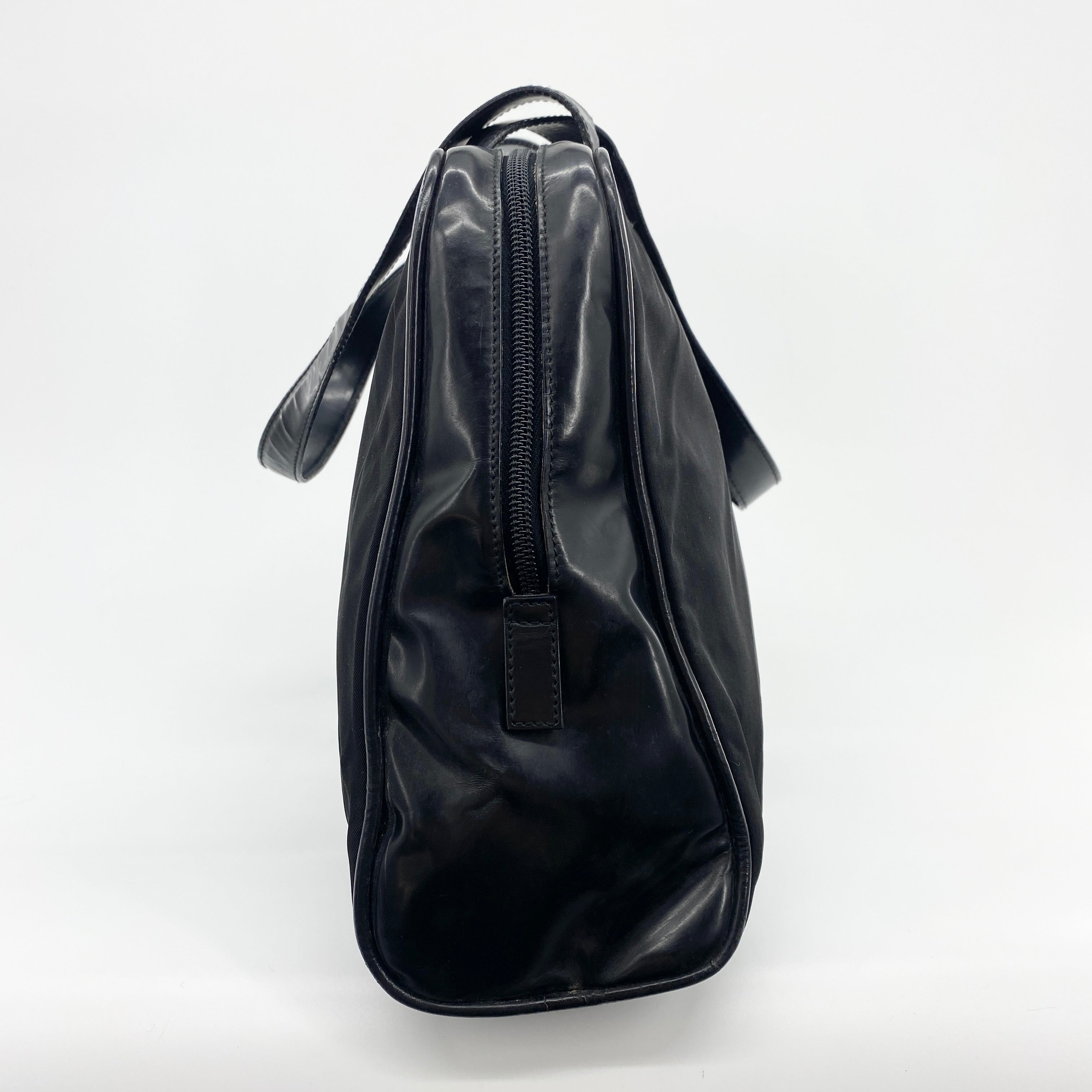Nylon Laptop Shoulder Bag Black - Vintage Luxuries