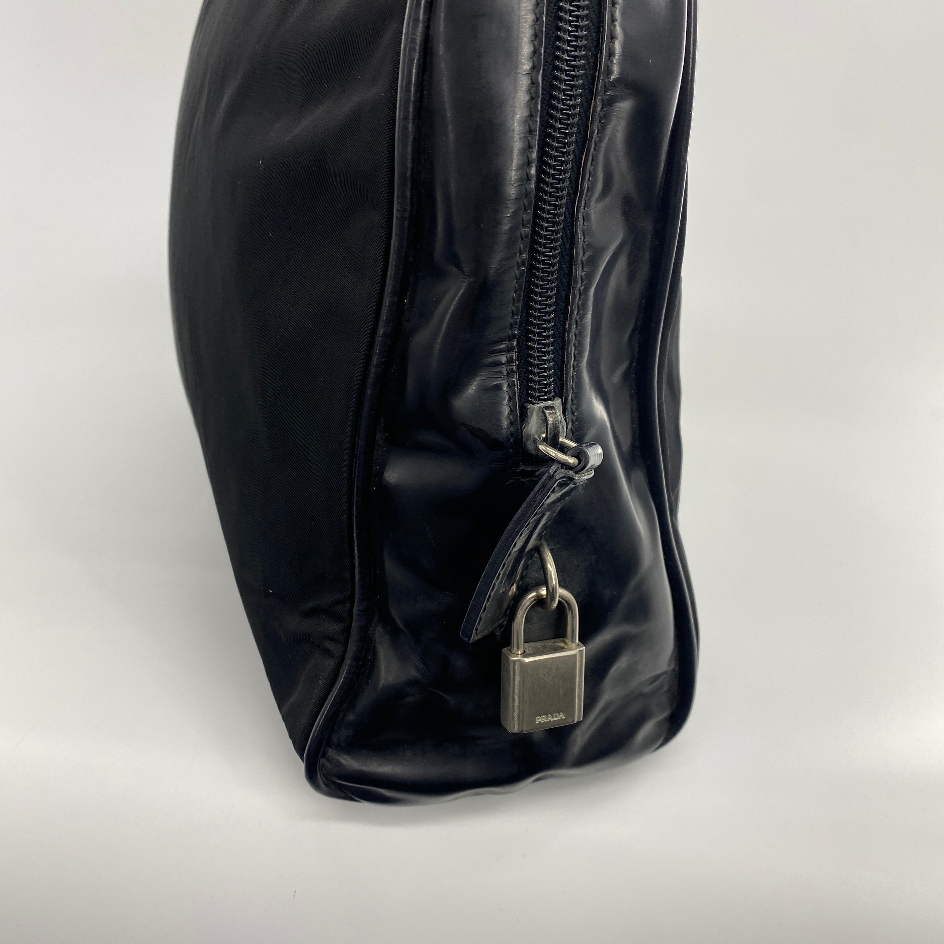 Nylon Laptop Shoulder Bag Black - Vintage Luxuries