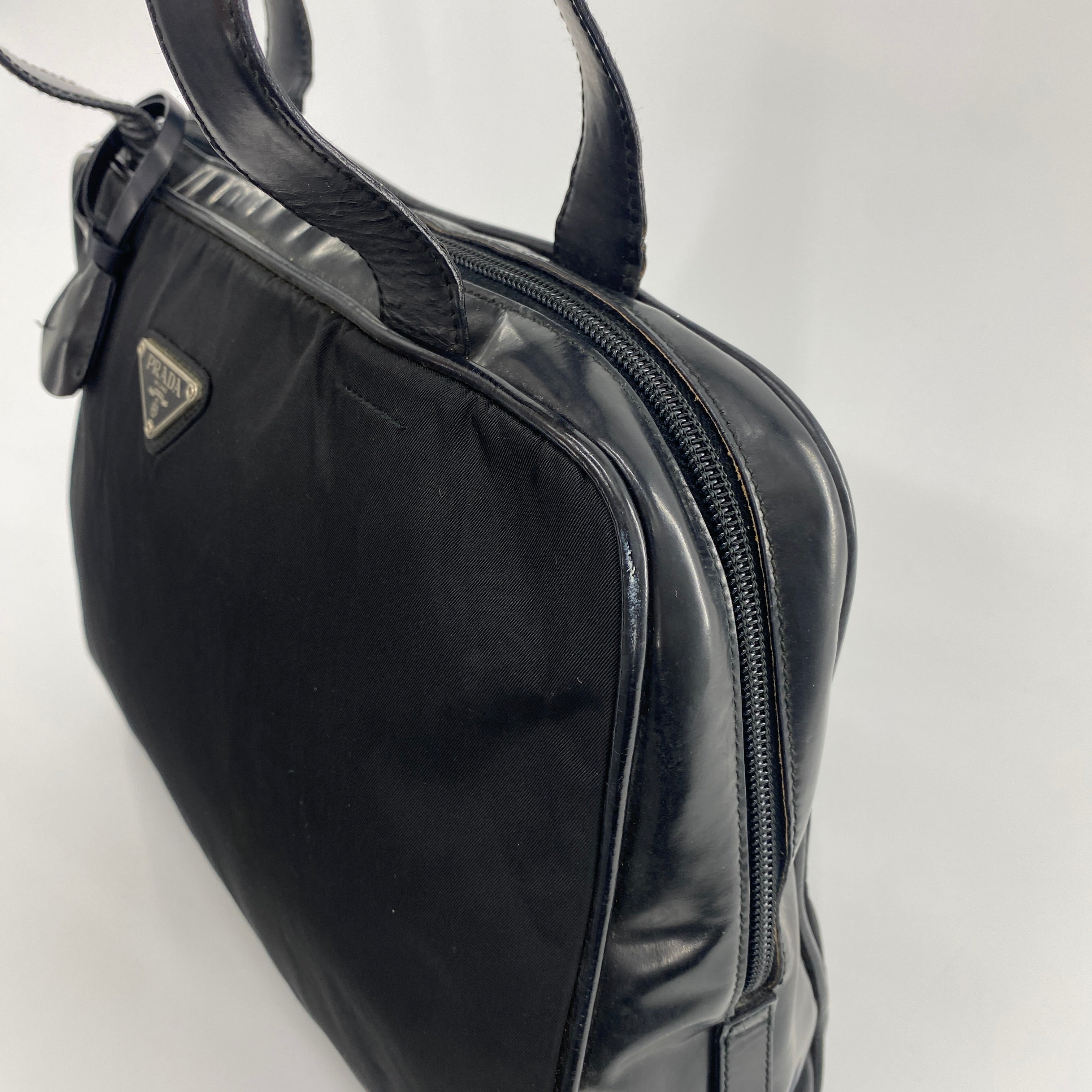Nylon Laptop Shoulder Bag Black - Vintage Luxuries