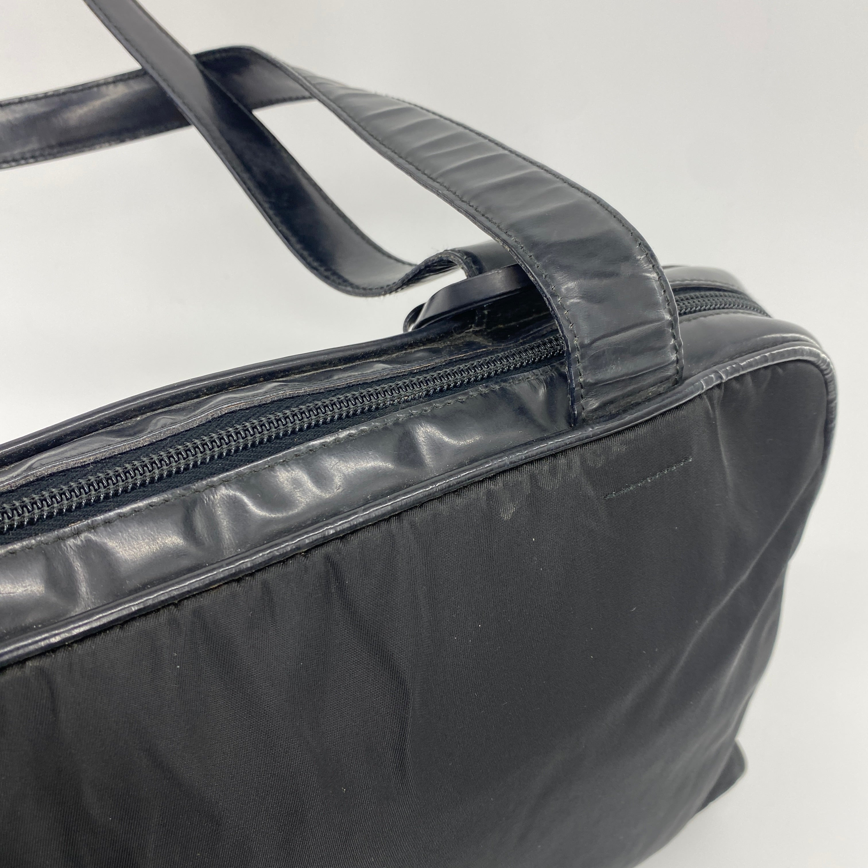 Nylon Laptop Shoulder Bag Black - Vintage Luxuries