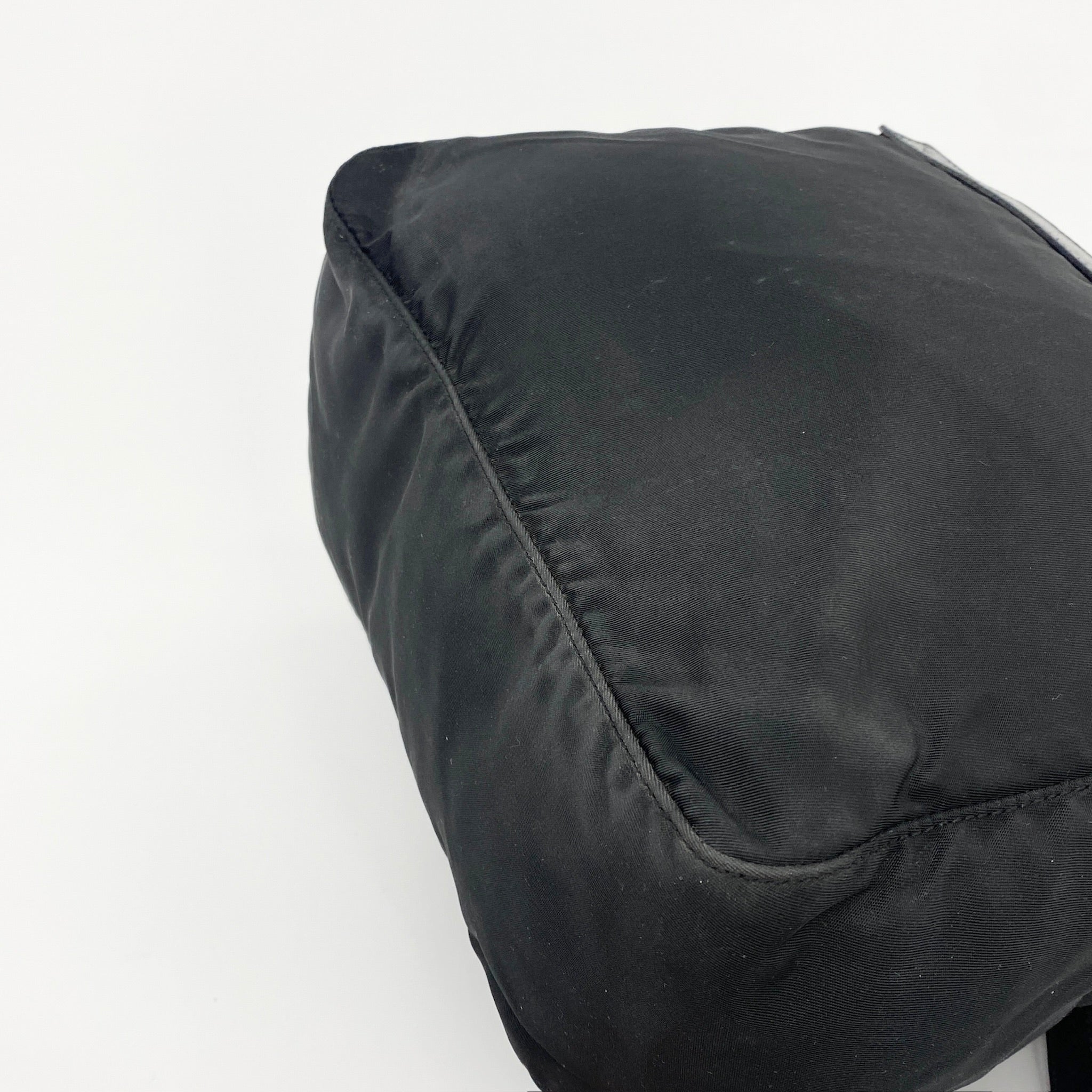 Messenger Small Crossbody Black - Vintage Luxuries