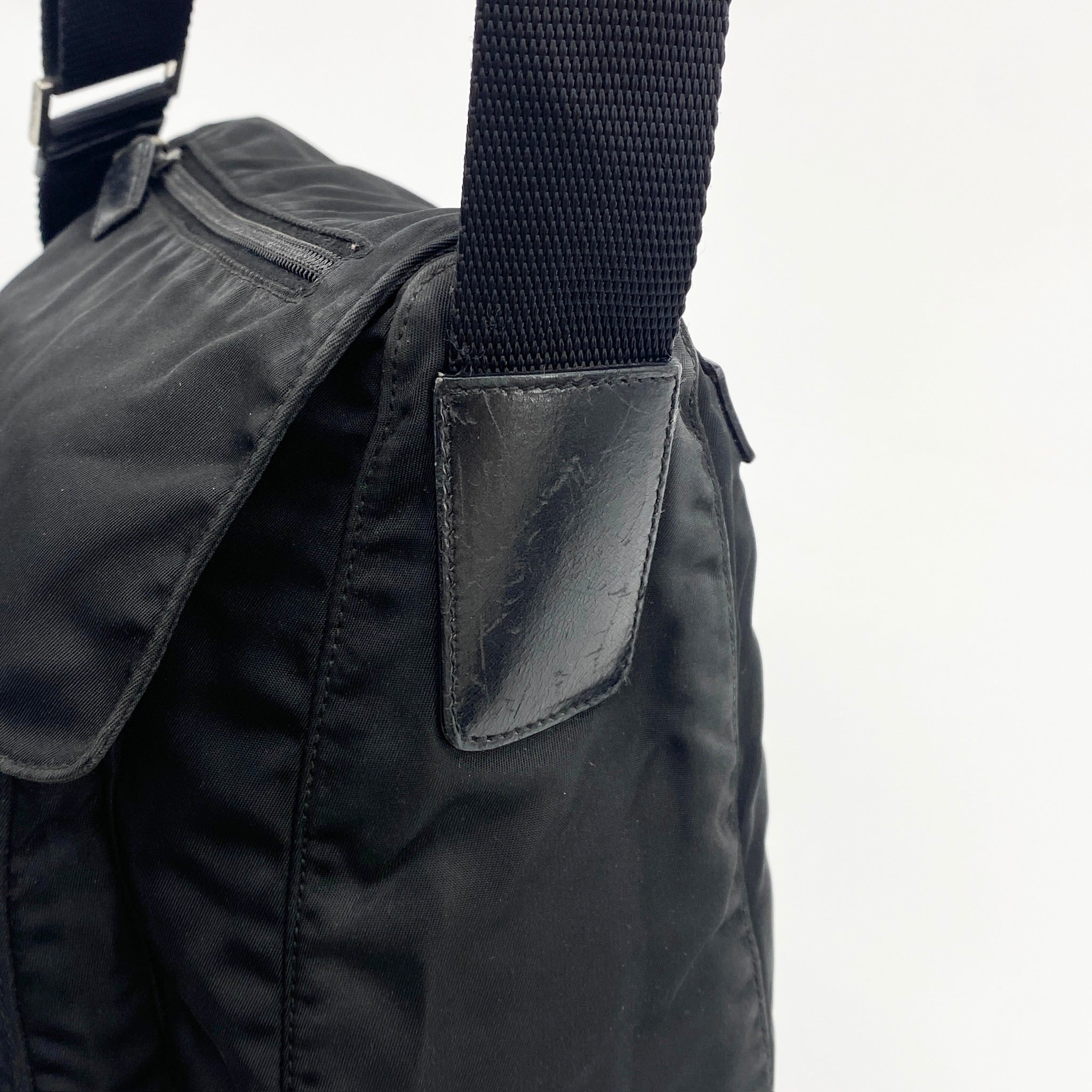 Messenger Small Crossbody Black - Vintage Luxuries