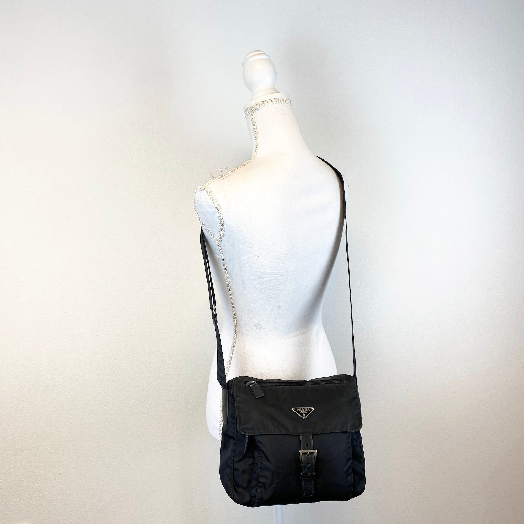 Messenger Small Crossbody Black - Vintage Luxuries