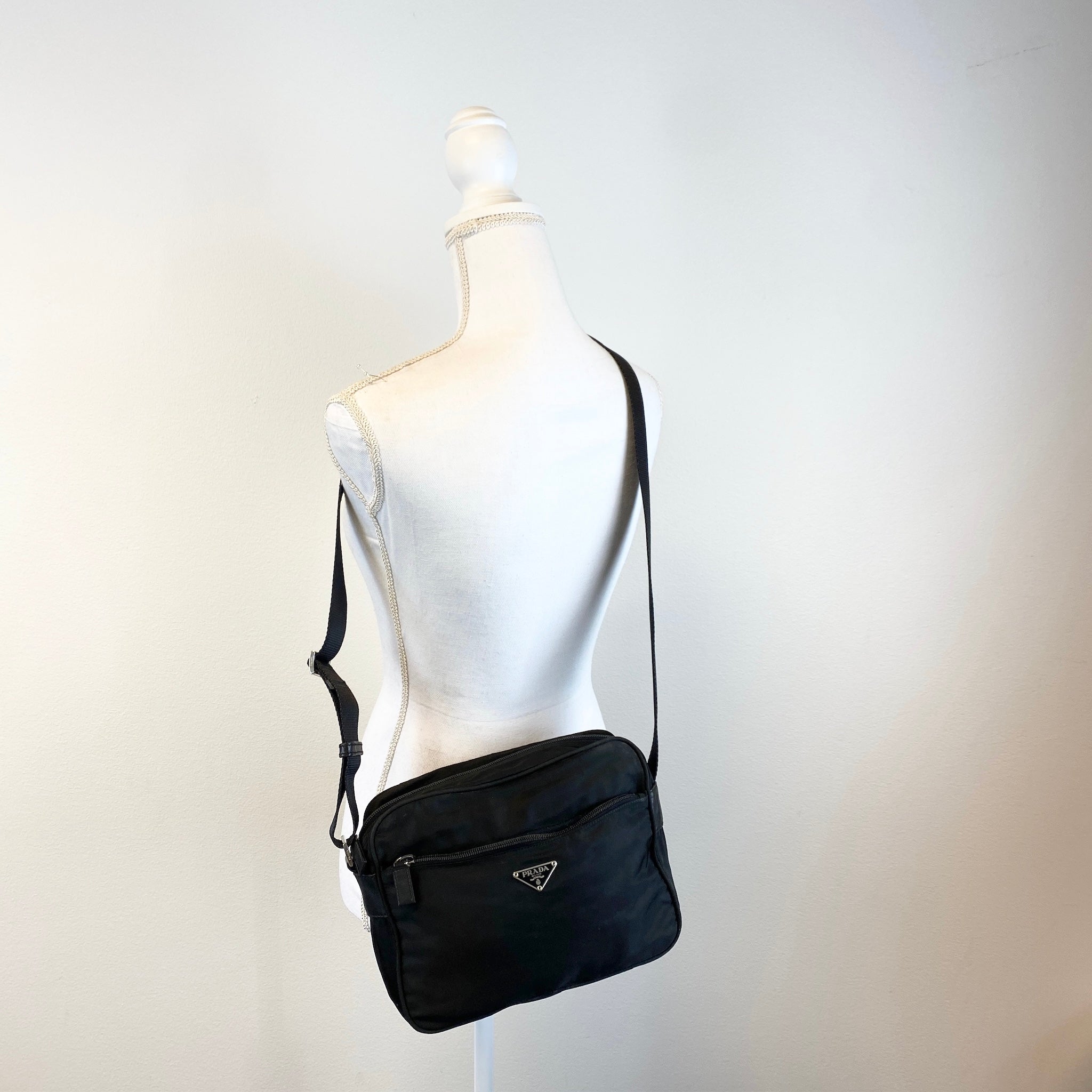 Nylon Camera Crossbody Black