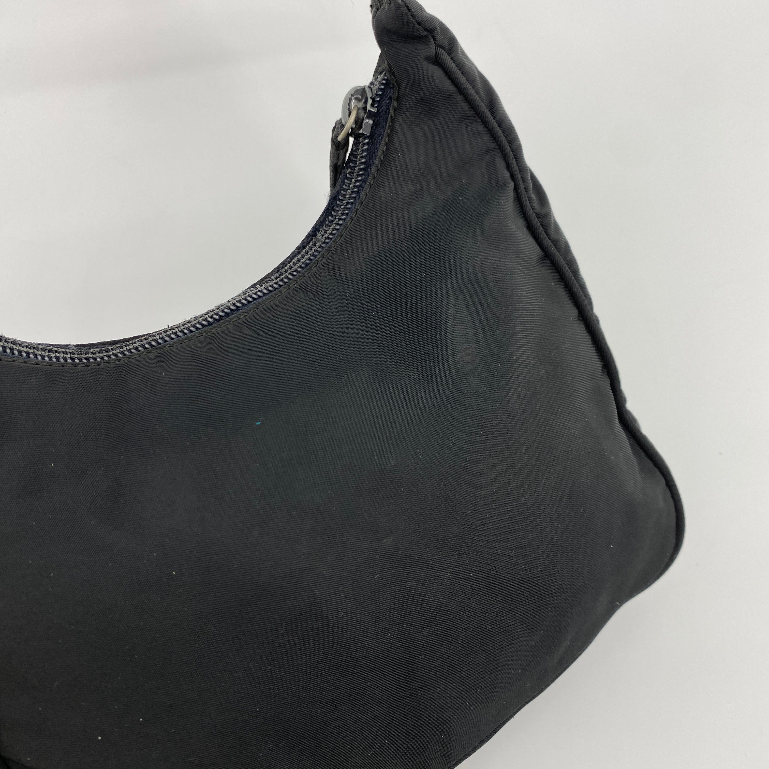 Nylon Tessuto Shoulder Bag Black - Vintage Luxuries