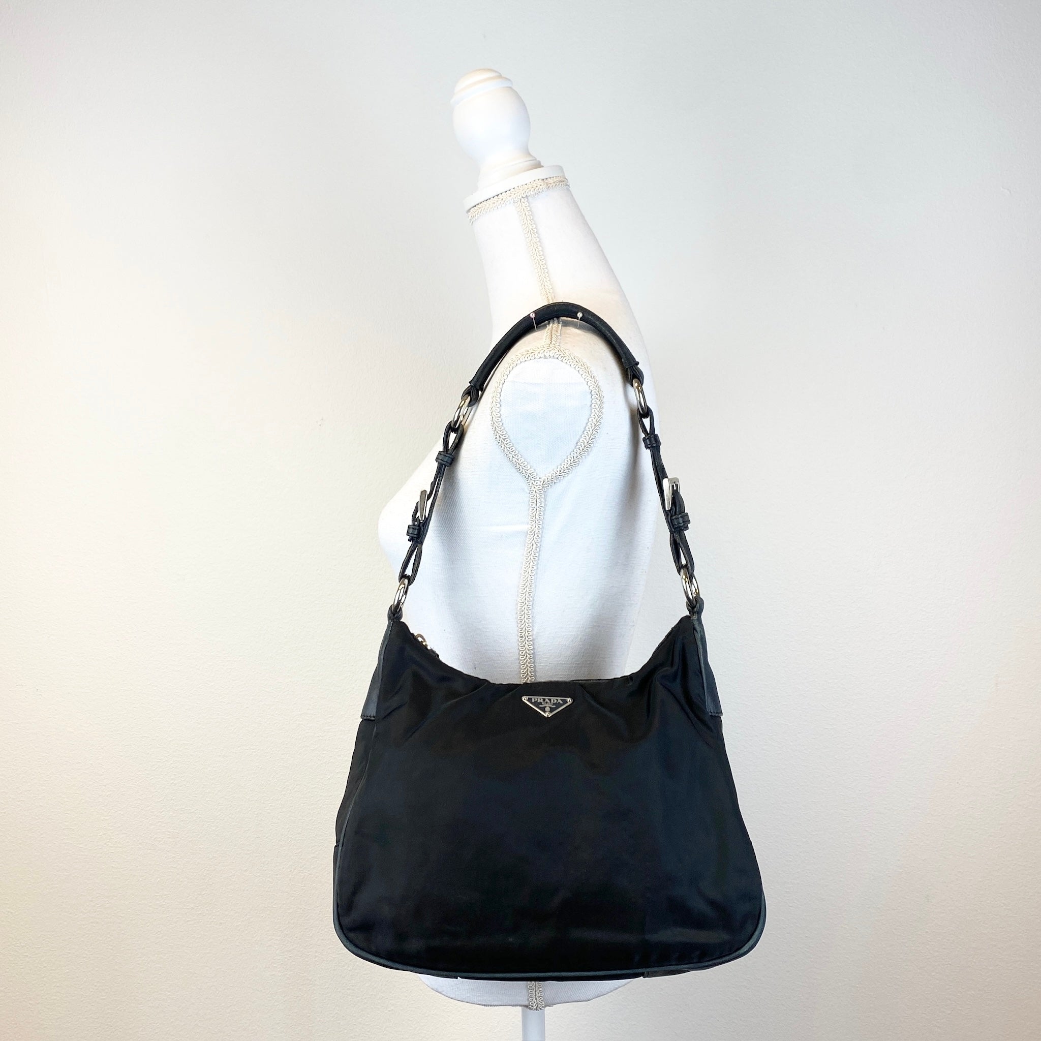 Nylon Hobo Shoulder Bag Black - Vintage Luxuries