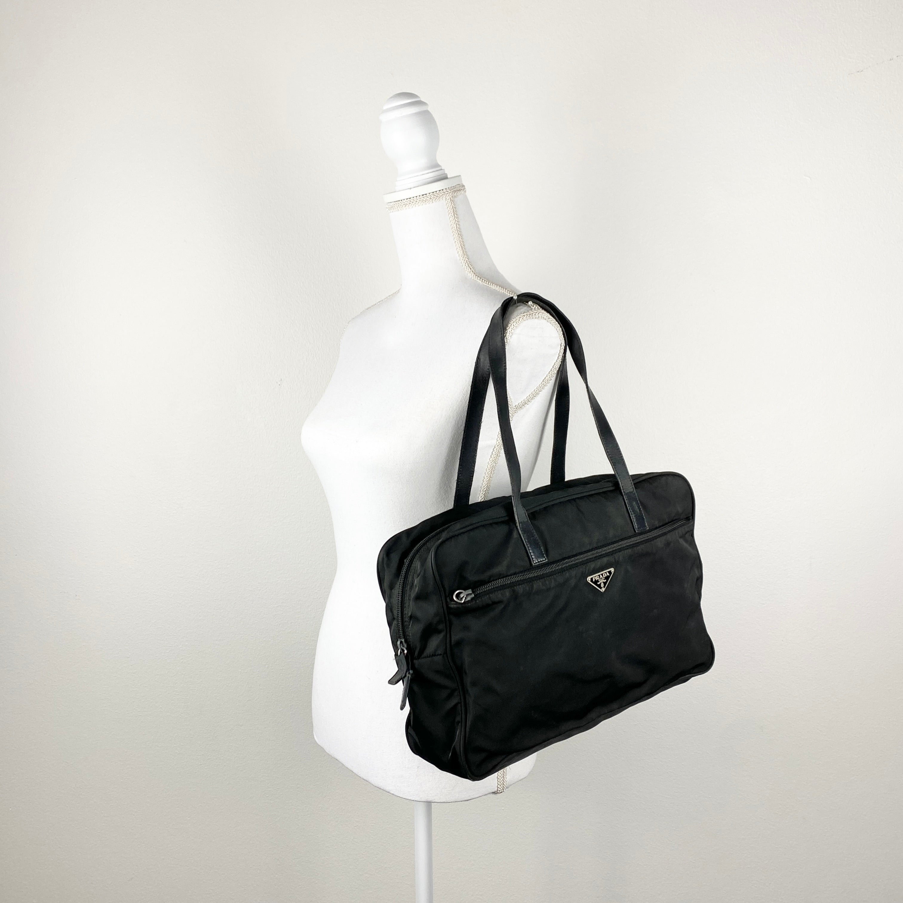 Nylon Laptop Shoulder Bag Black - Vintage Luxuries