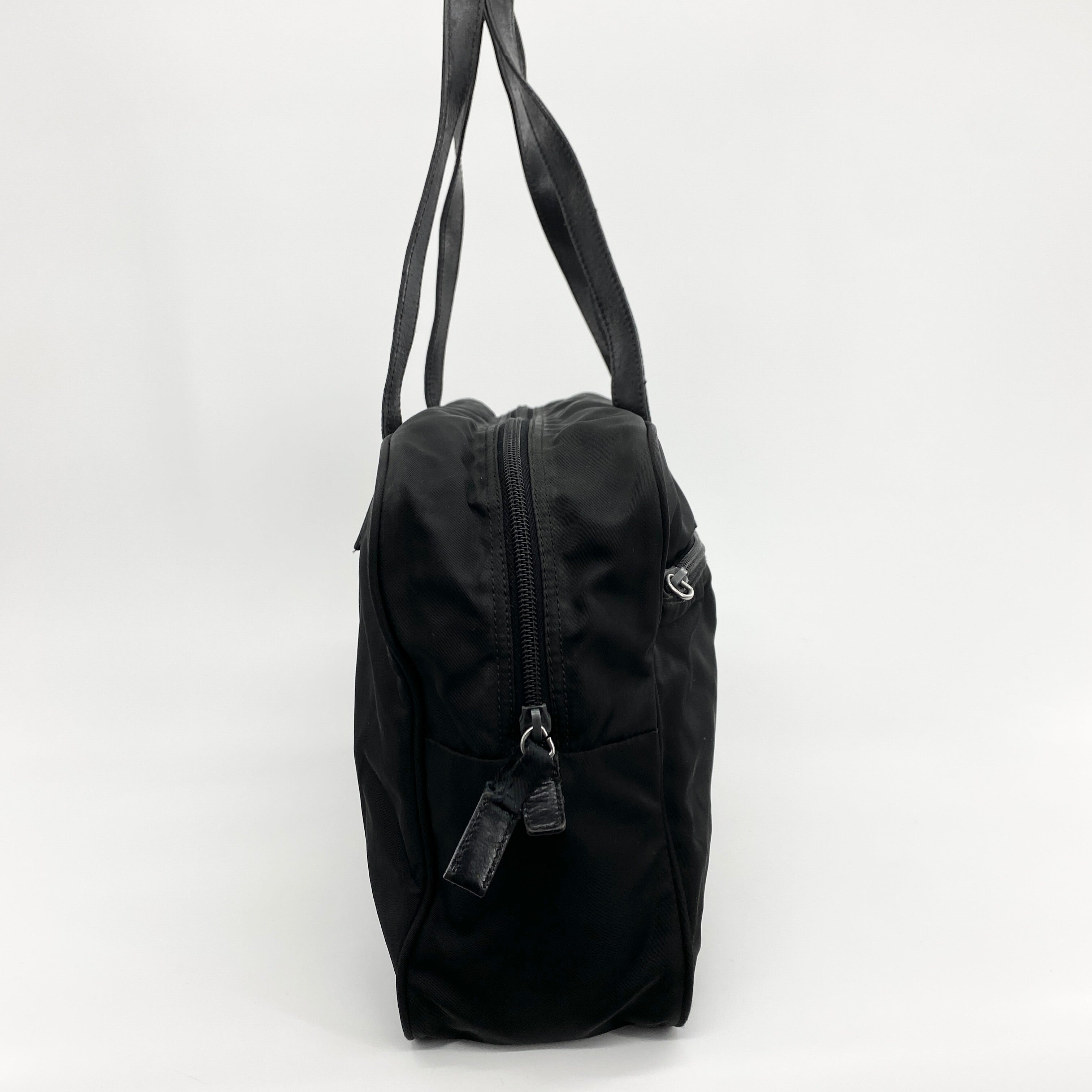 Nylon Laptop Shoulder Bag Black - Vintage Luxuries