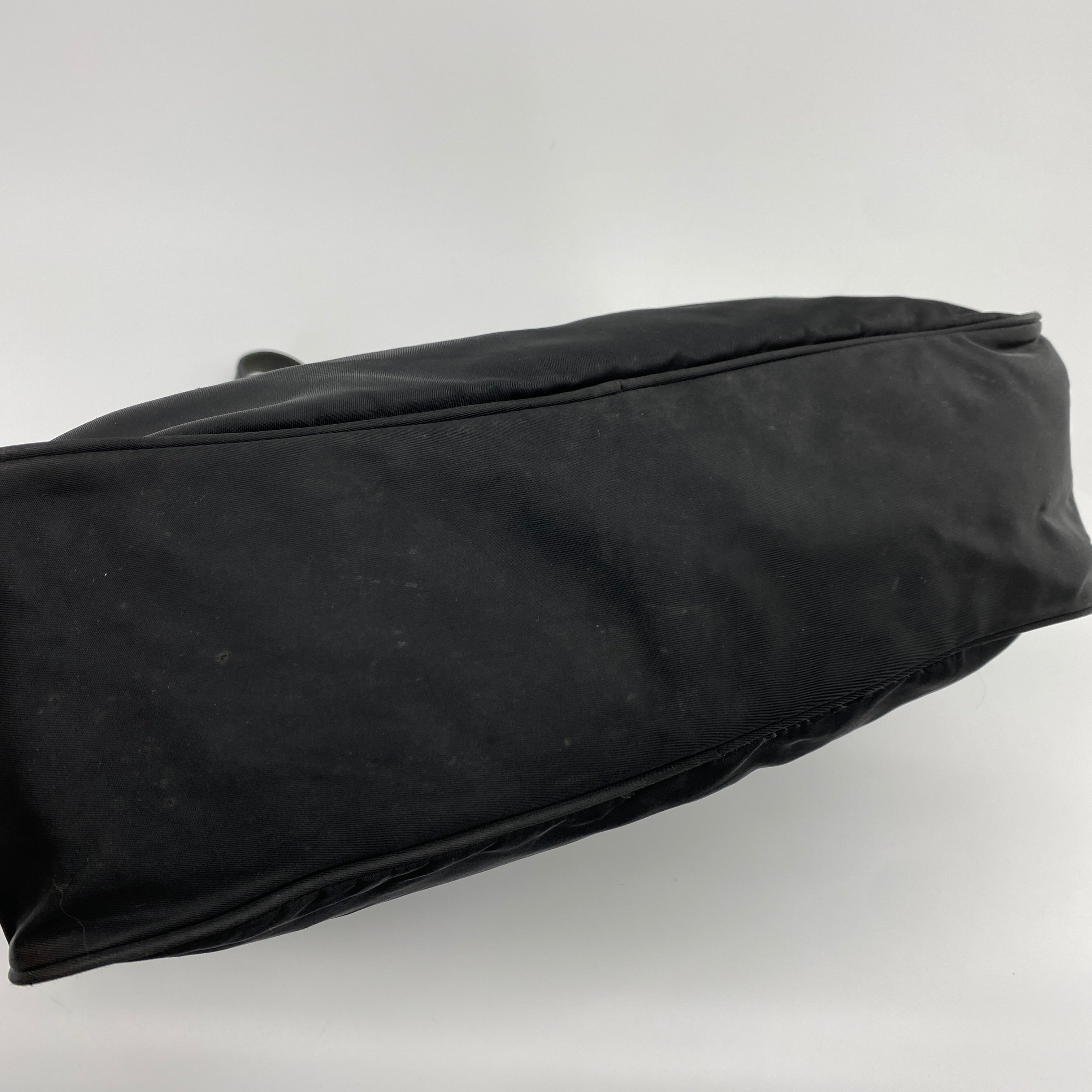 Nylon Laptop Shoulder Bag Black - Vintage Luxuries