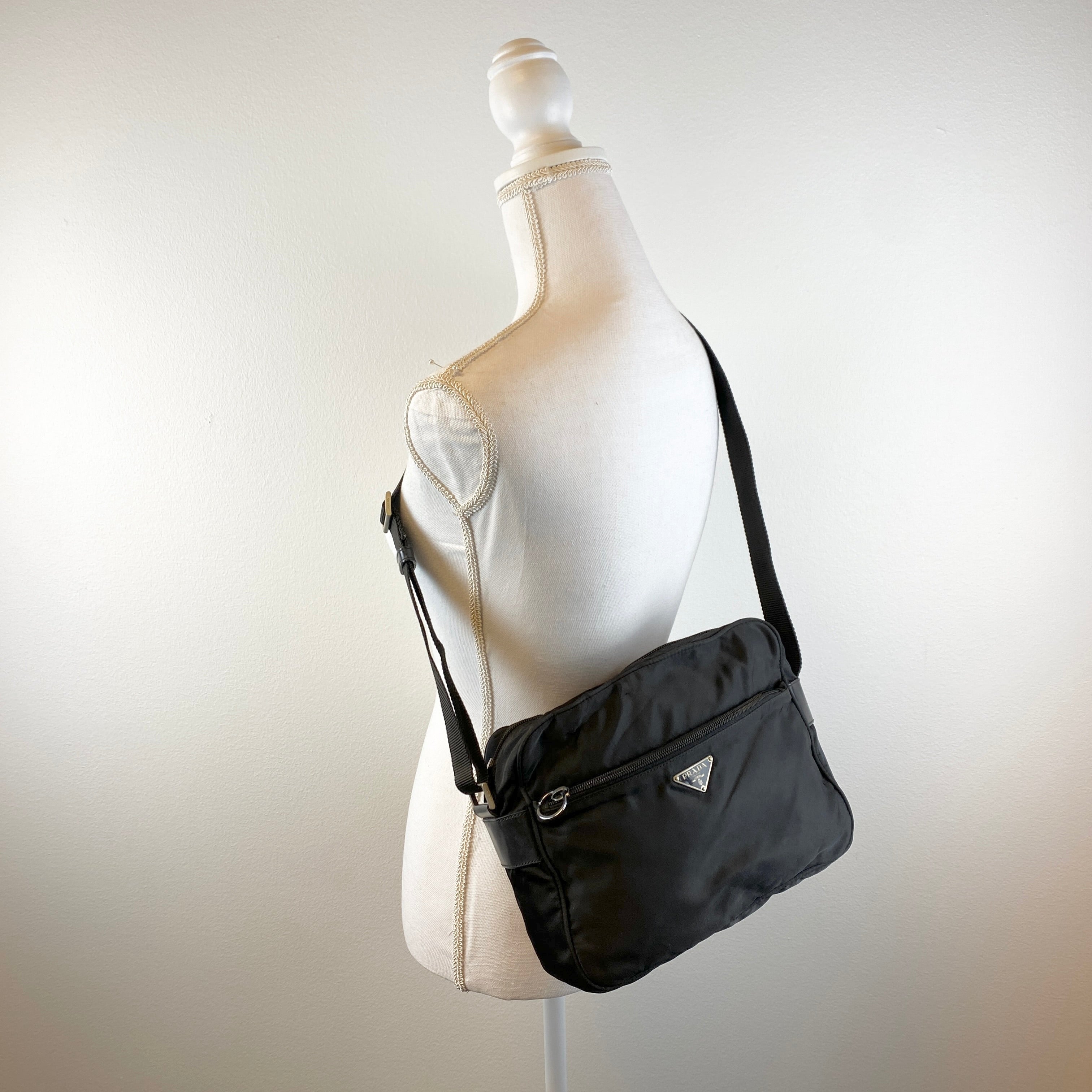 Nylon Camera Crossbody Black - Vintage Luxuries