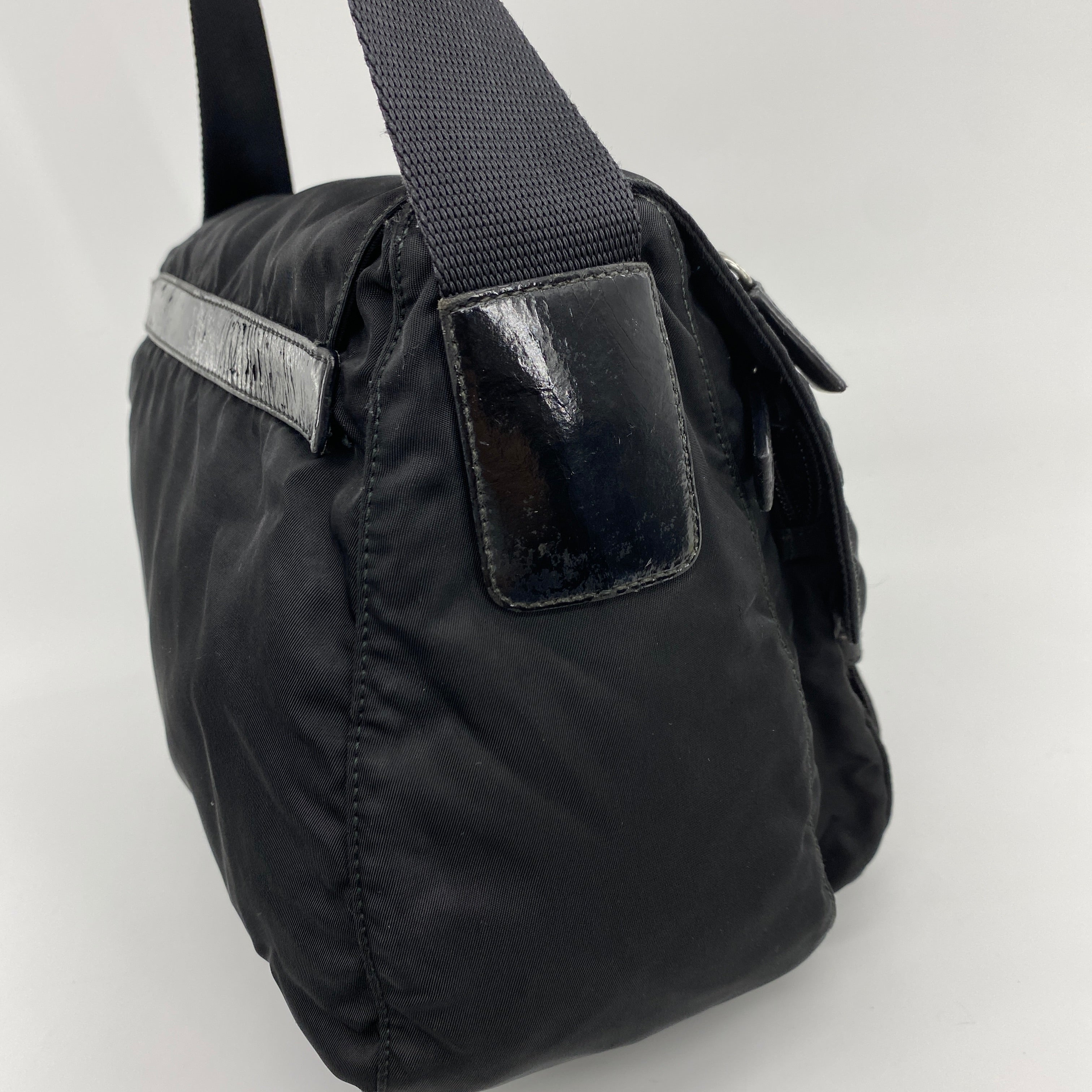 Nylon Messenger Medium Crossbody Black