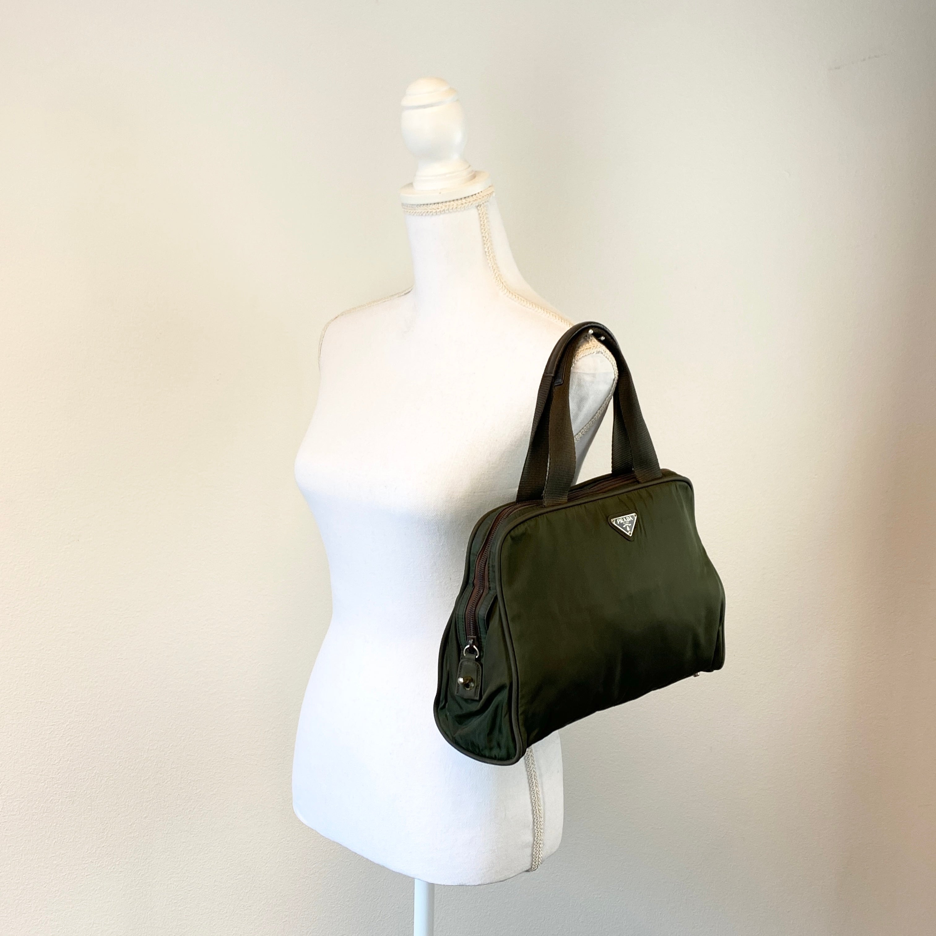 Nylon Laptop Handbag Green - Vintage Luxuries