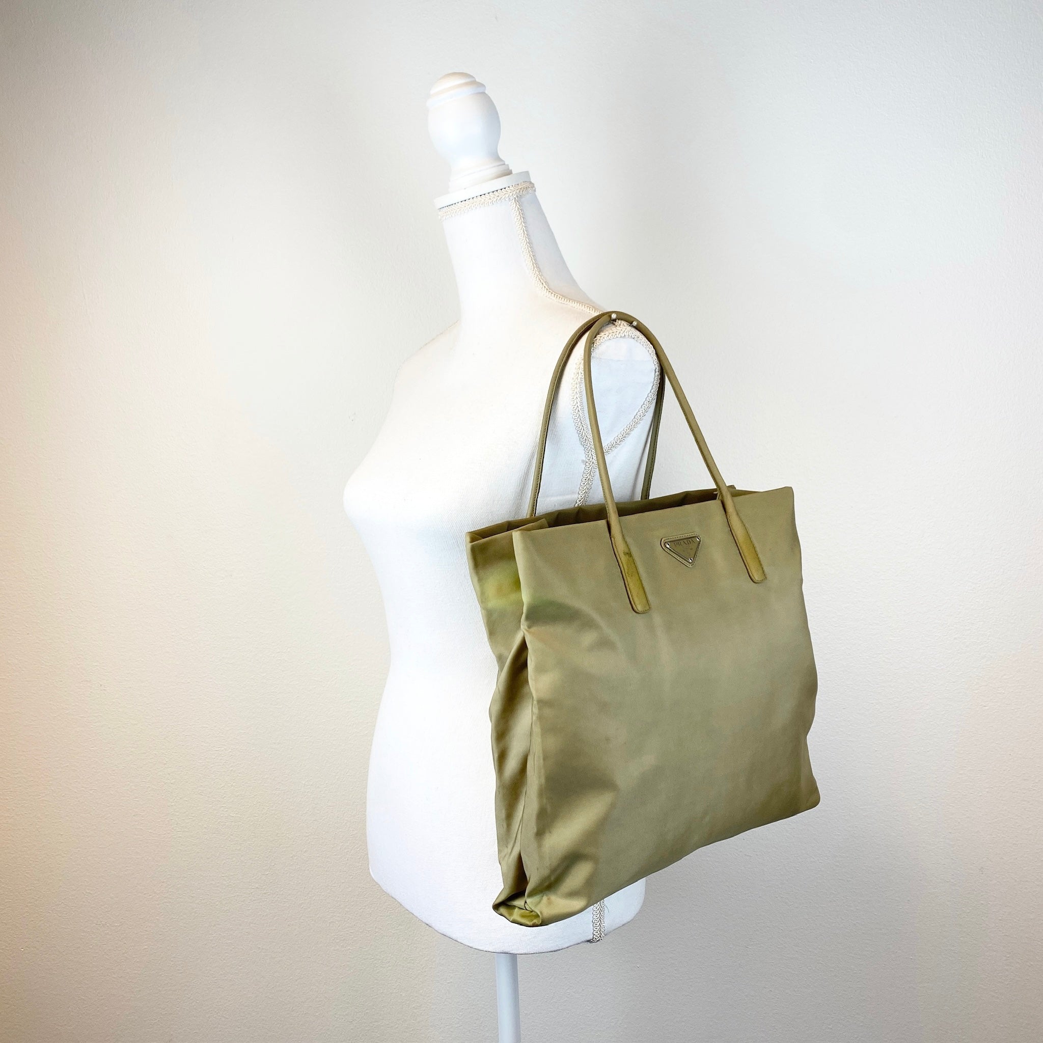 Nylon Tote Beige