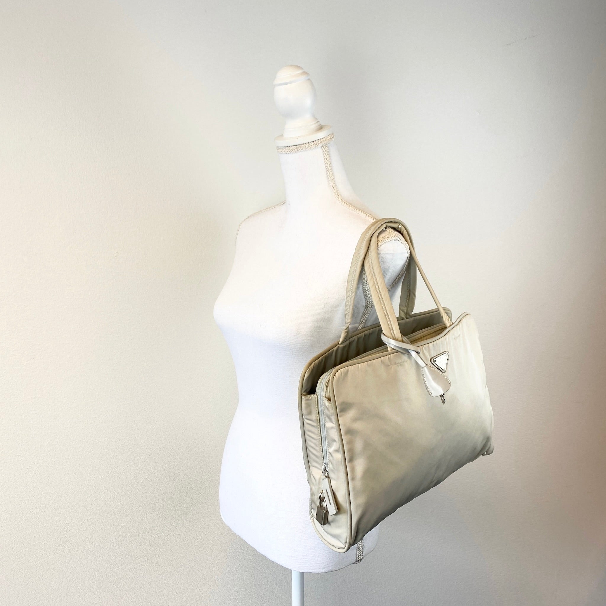 Nylon Laptop Handbag White - Vintage Luxuries