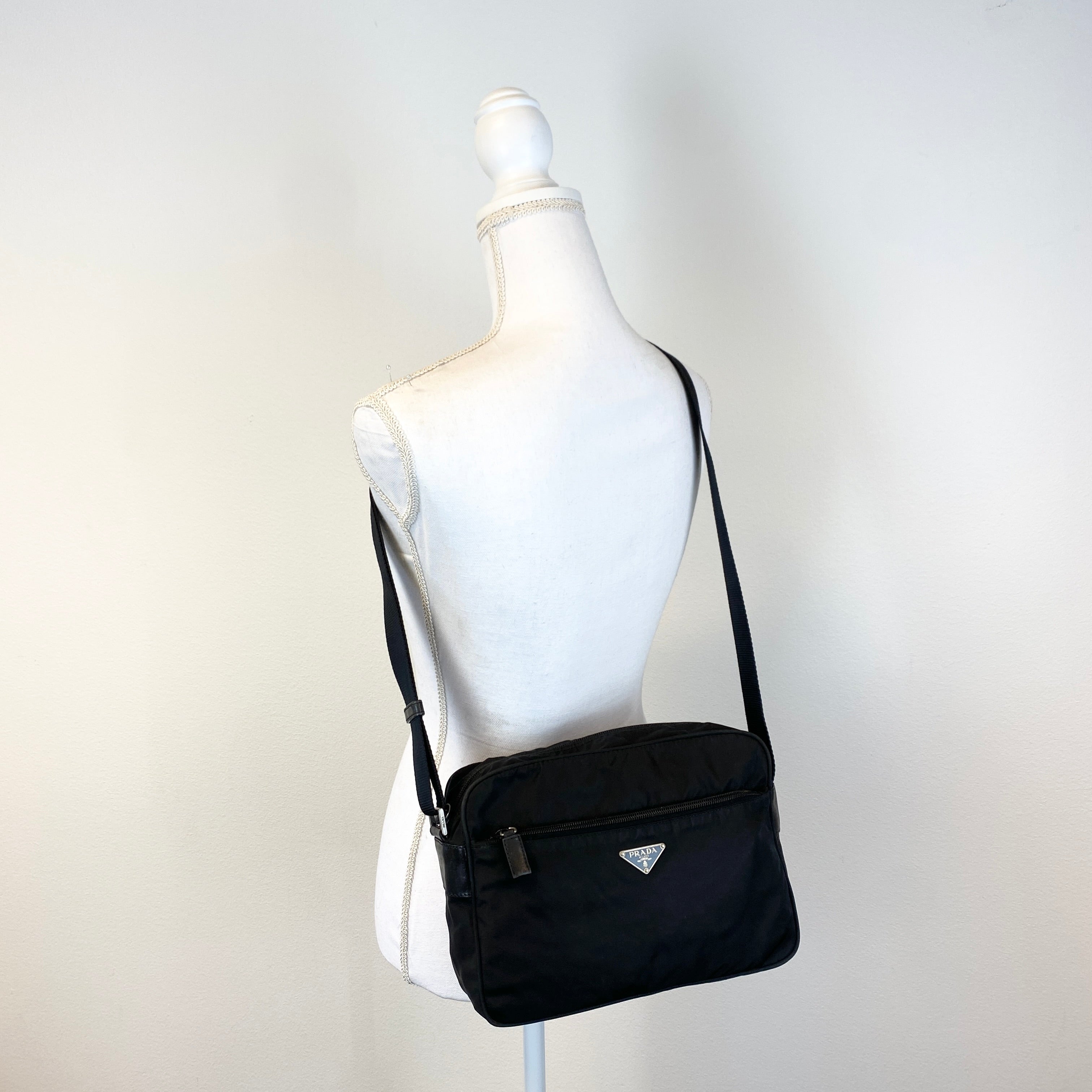 Nylon Camera Crossbody Black