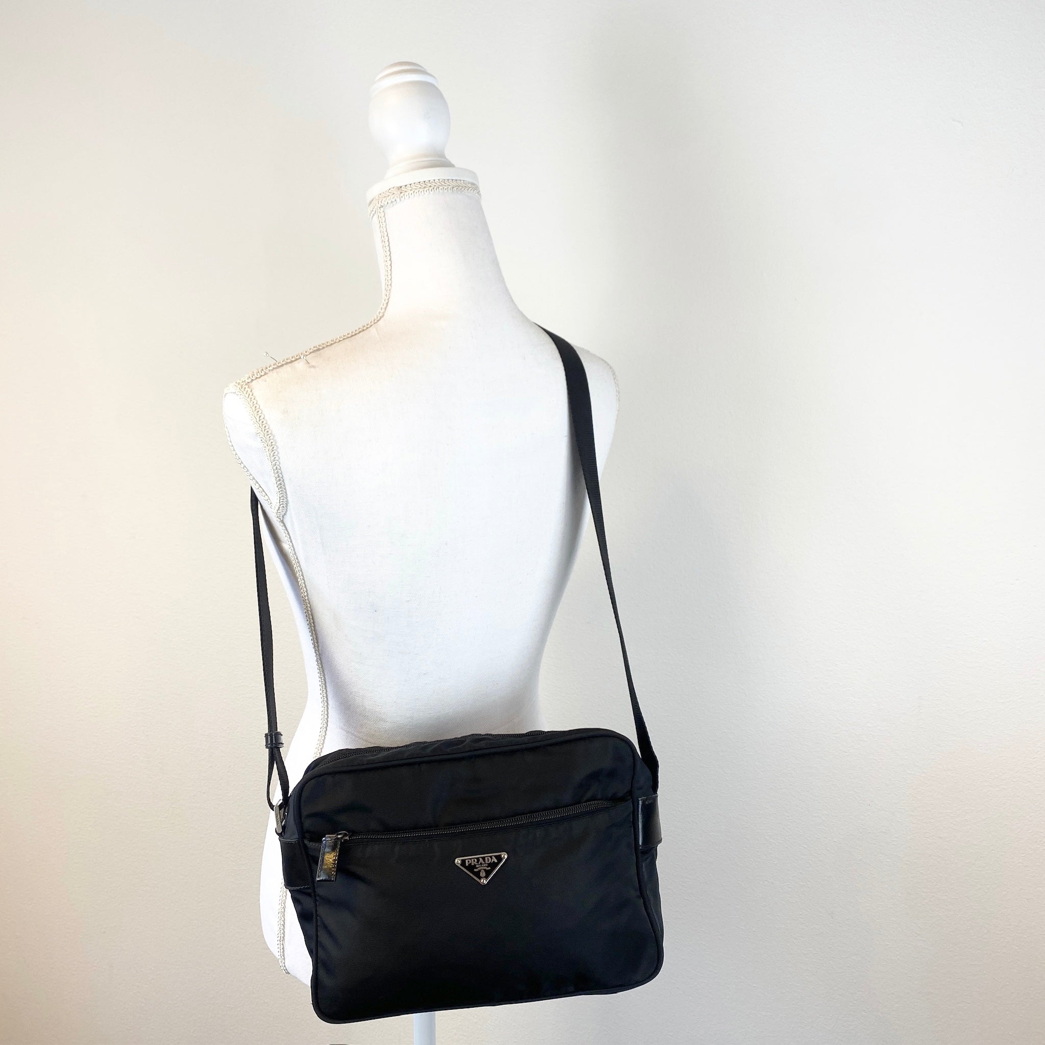 Nylon Camera Crossbody Black