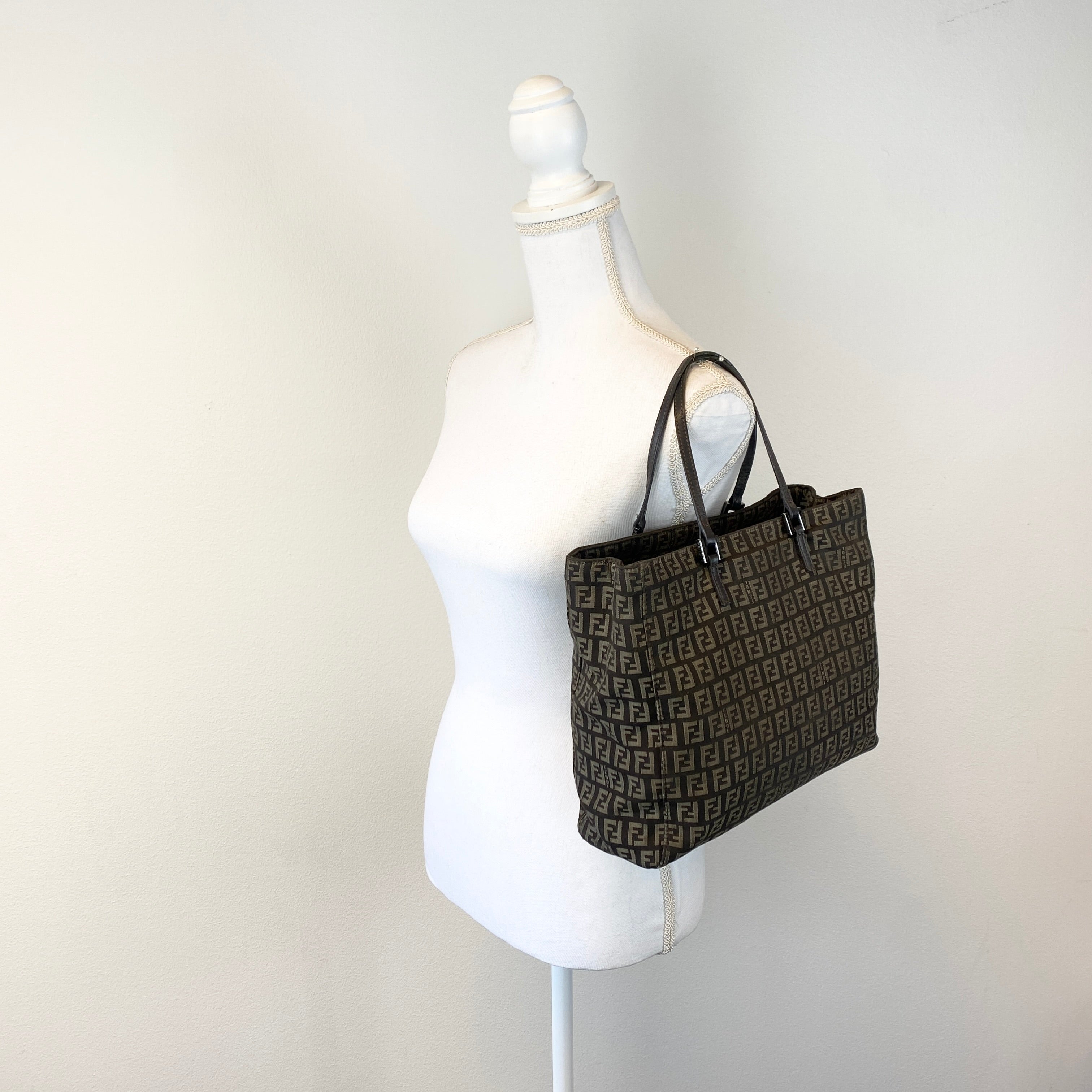 Monogram Handbag Tote Brown - Vintage Luxuries
