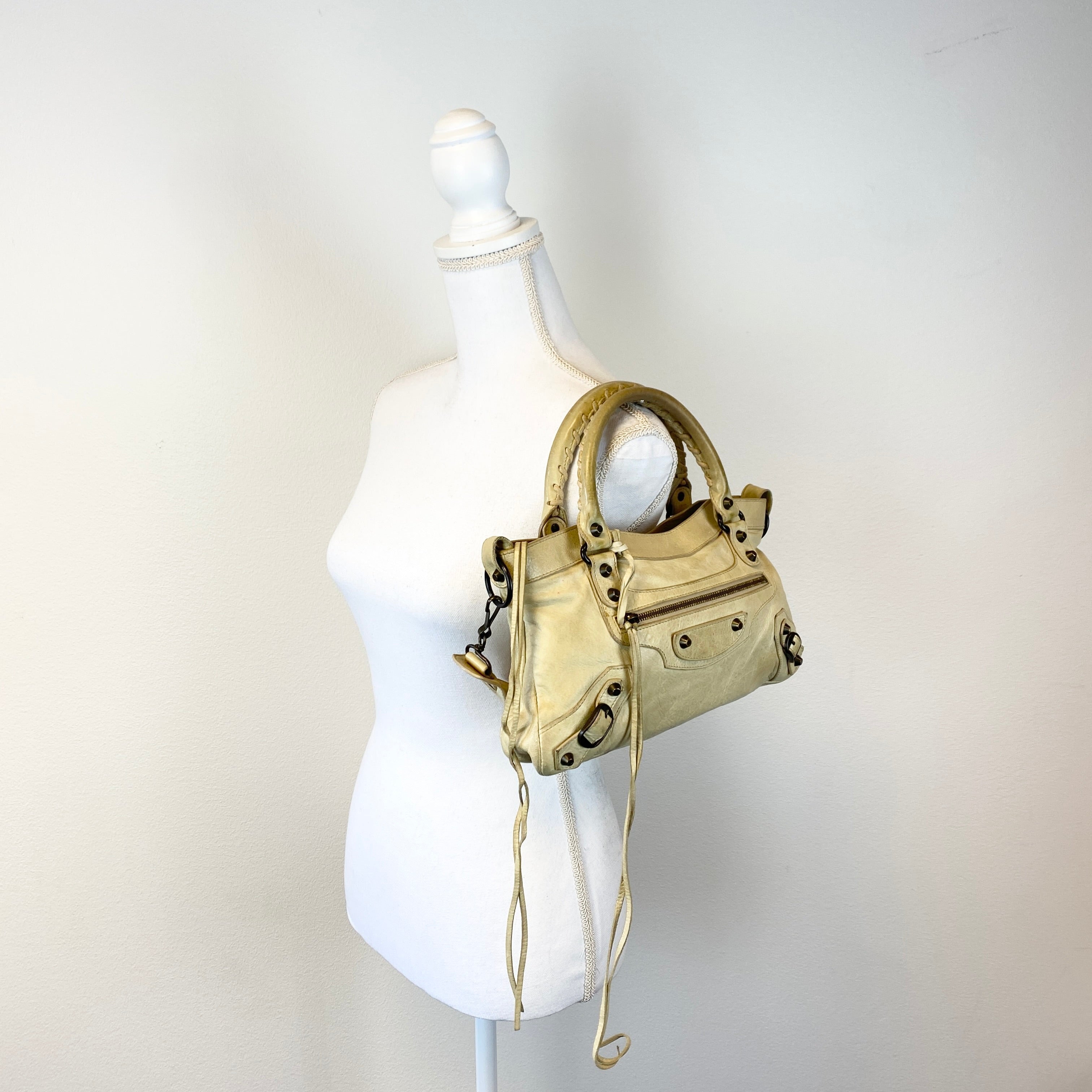 The First Shoulder Bag Beige