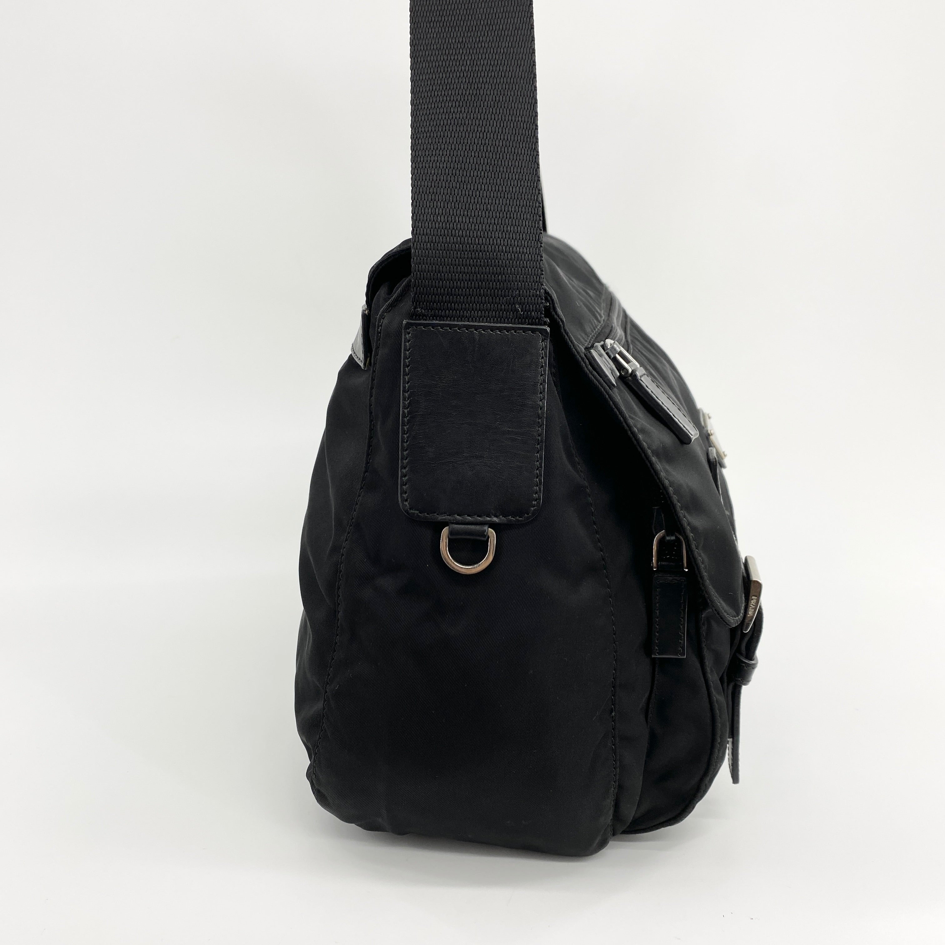 Nylon Messenger Medium Crossbody Black