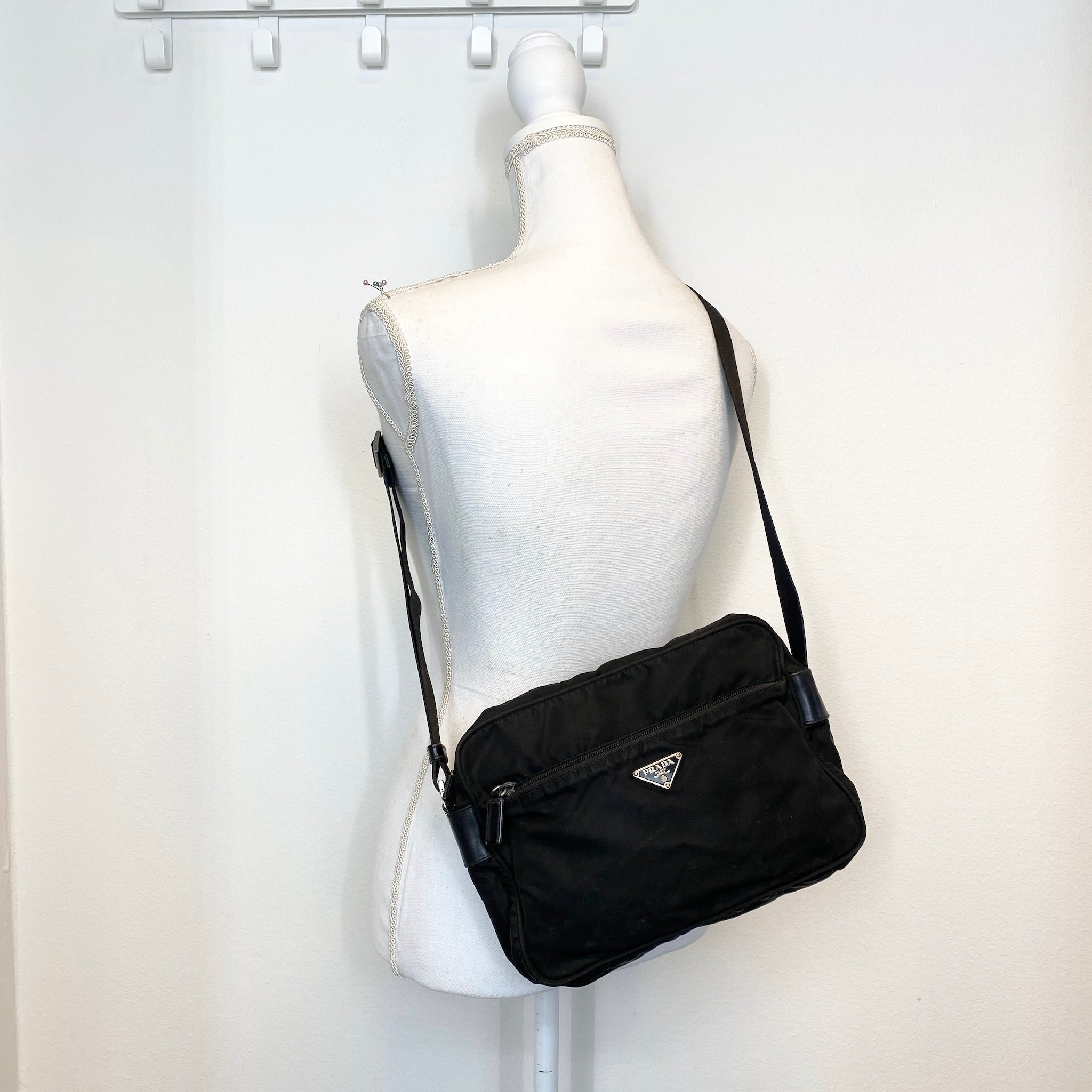 Nylon Camera Crossbody Black