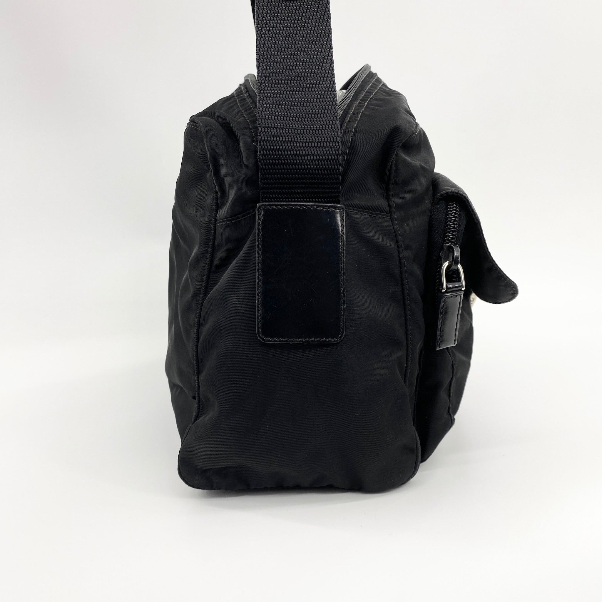 Pocket Messenger Crossbody Black