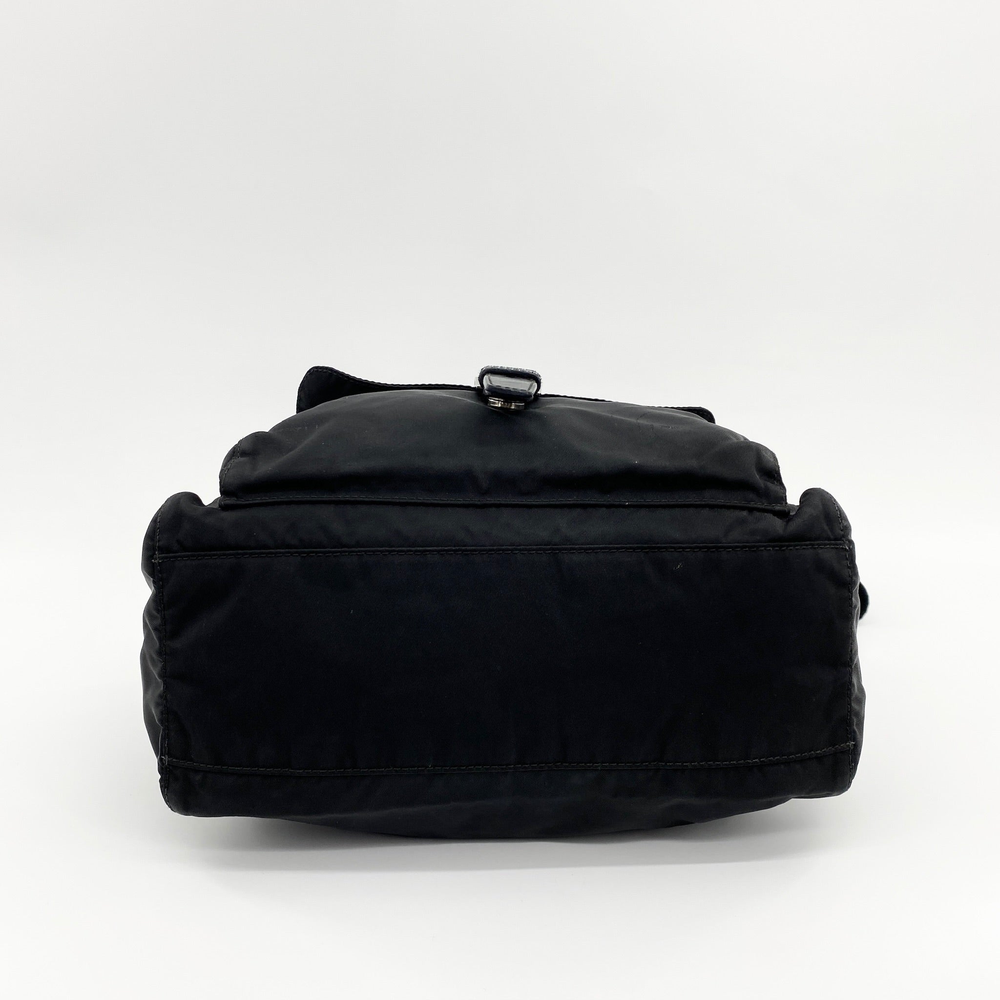 Pocket Messenger Crossbody Black