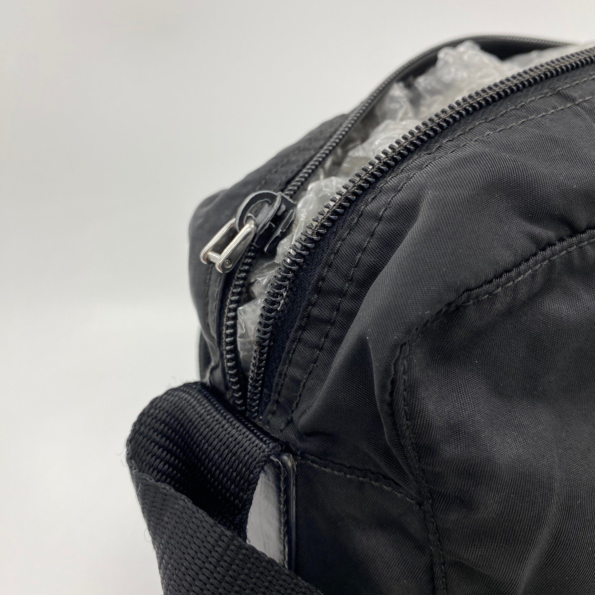 Pocket Messenger Crossbody Black