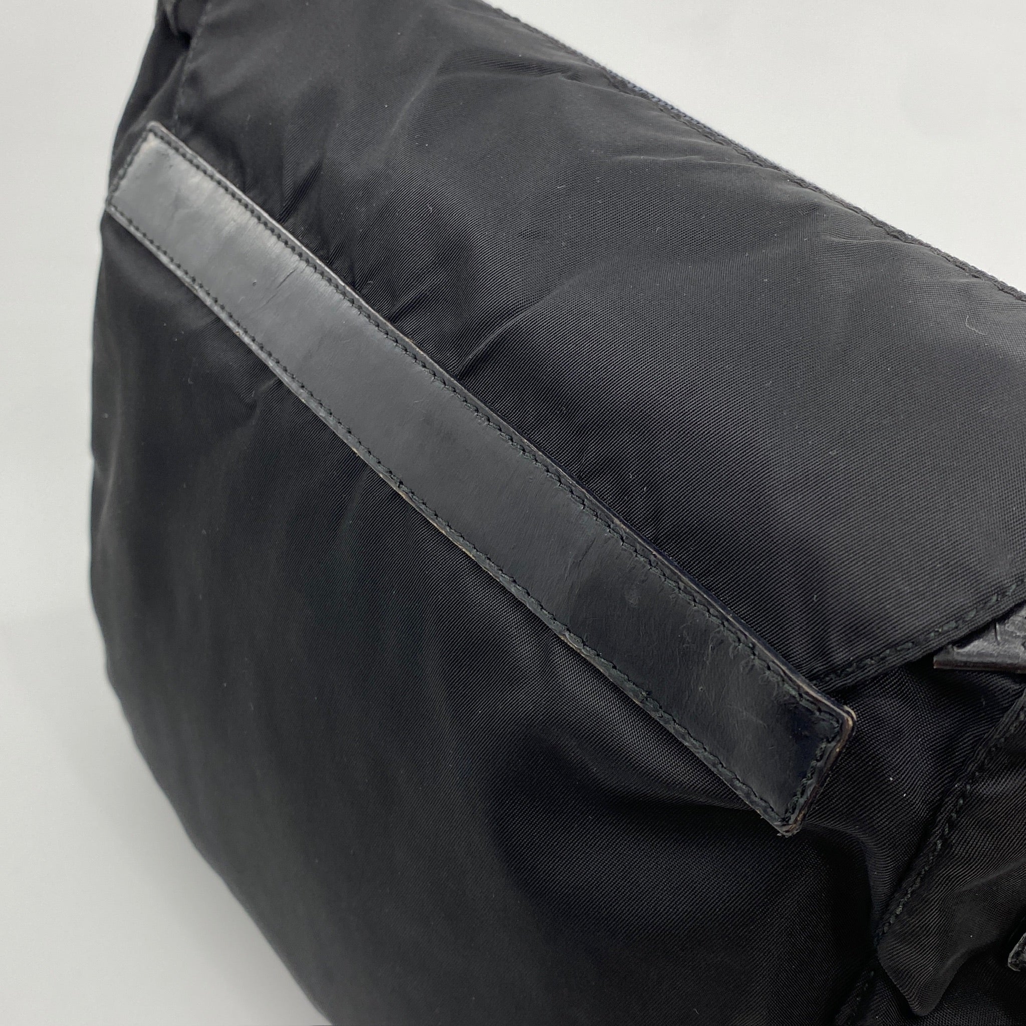 Messenger Small Crossbody Black