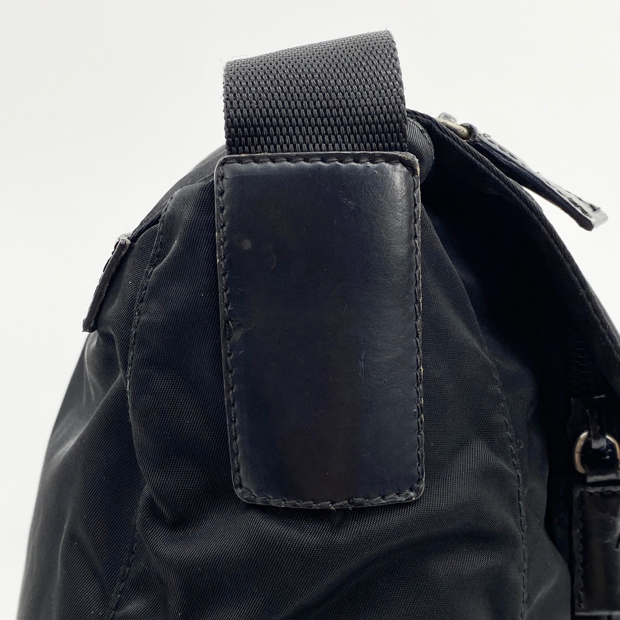 Messenger Small Crossbody Black