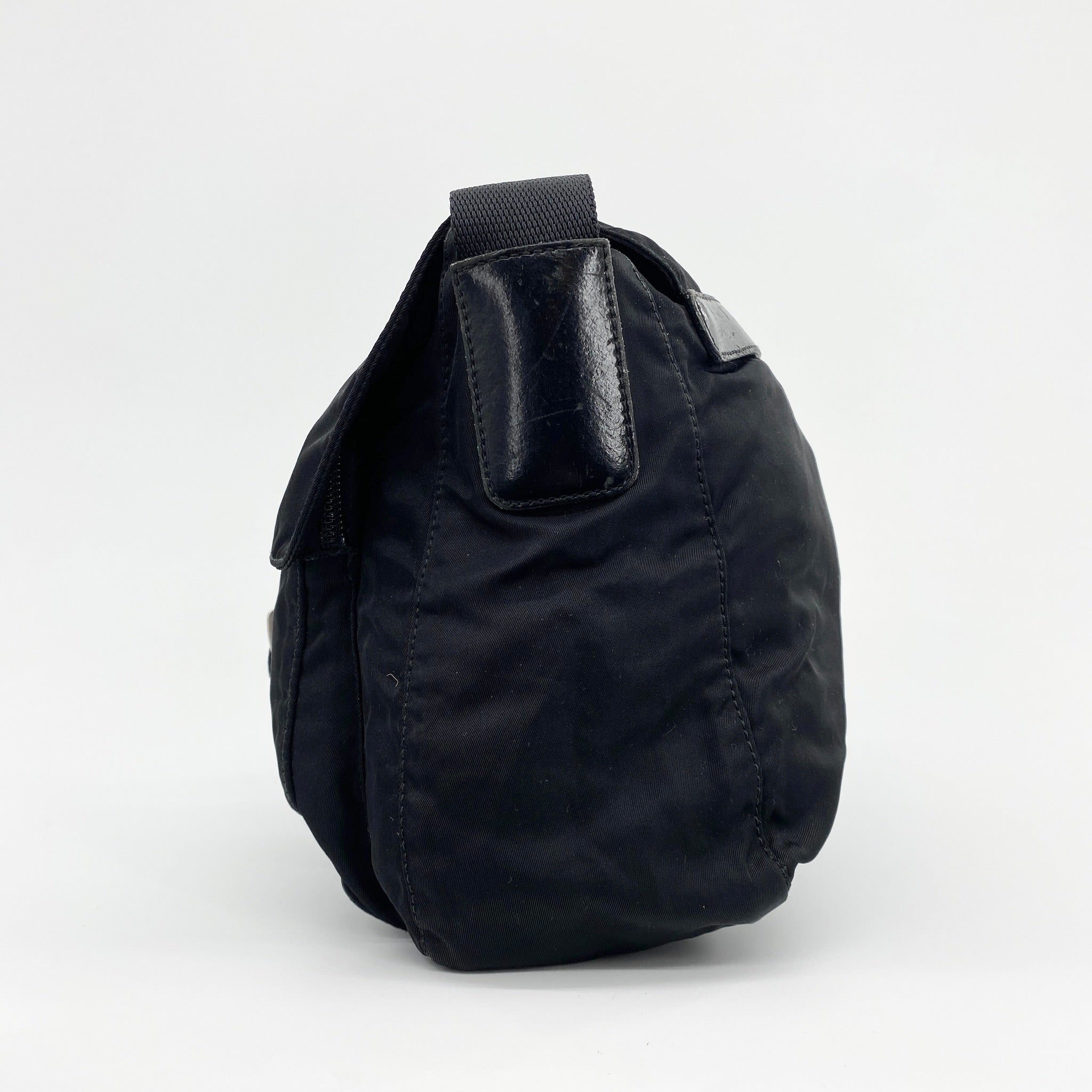 Messenger Small Crossbody Black - Vintage Luxuries