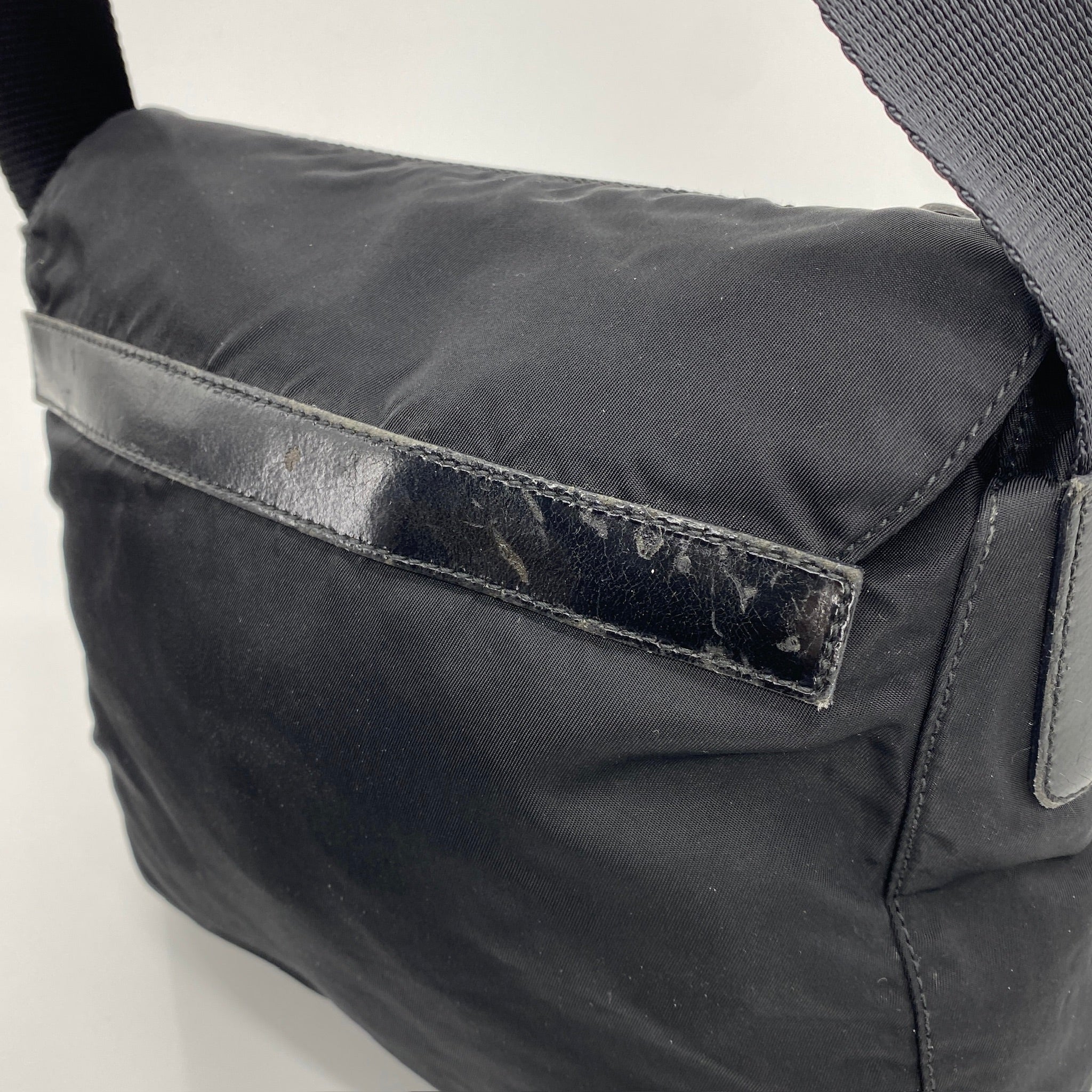 Messenger Small Crossbody Black - Vintage Luxuries