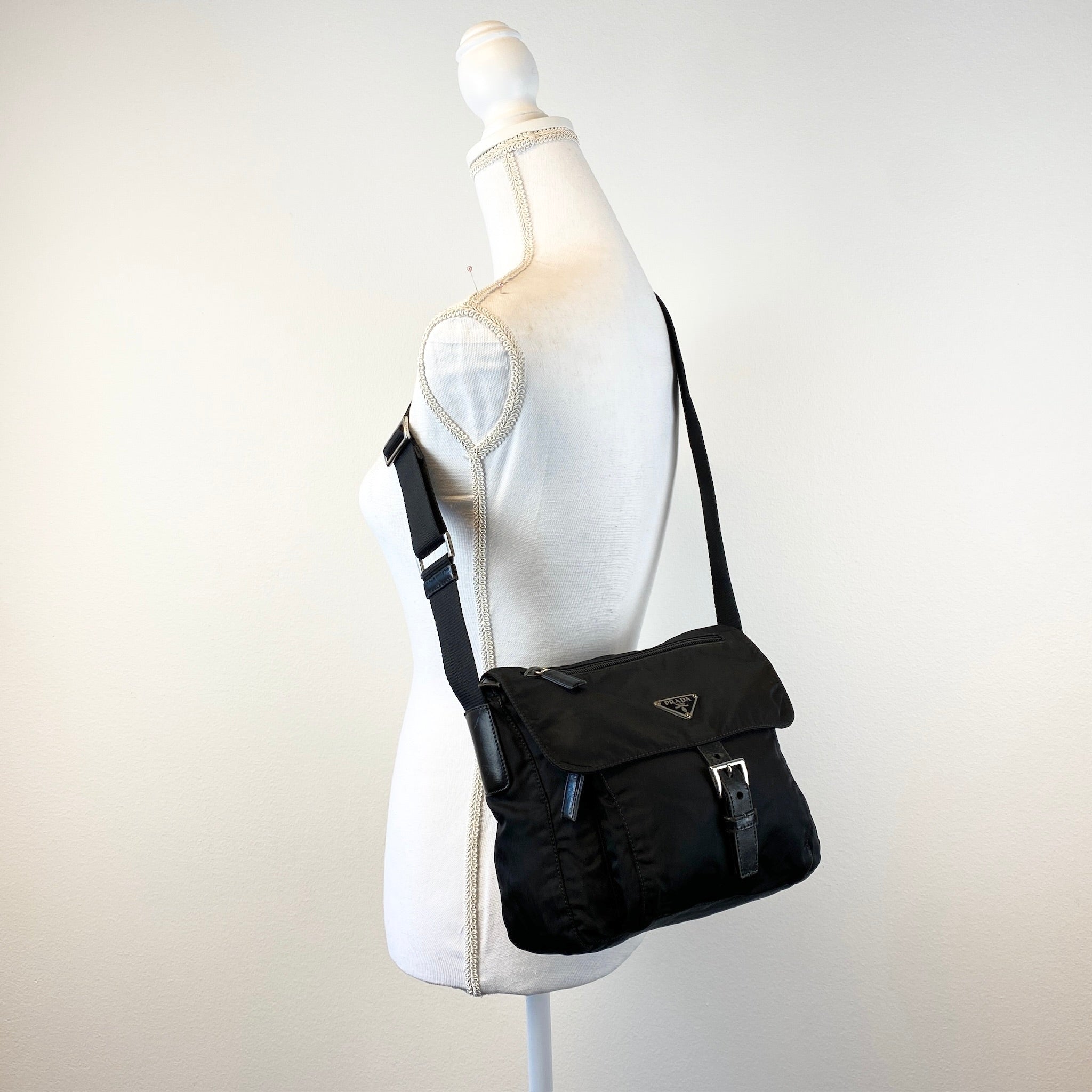 Messenger Small Crossbody Black - Vintage Luxuries