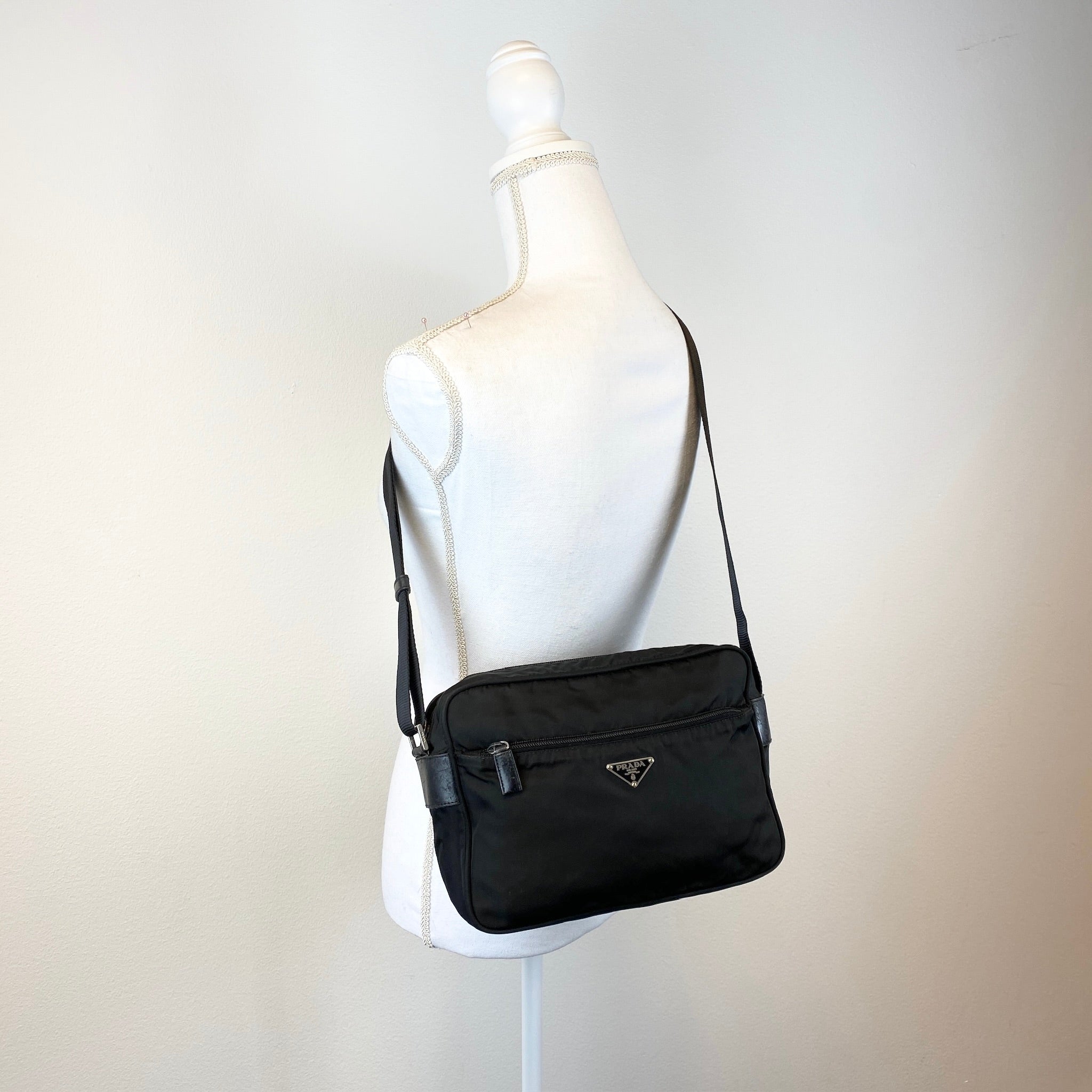 Nylon Camera Crossbody Black - Vintage Luxuries