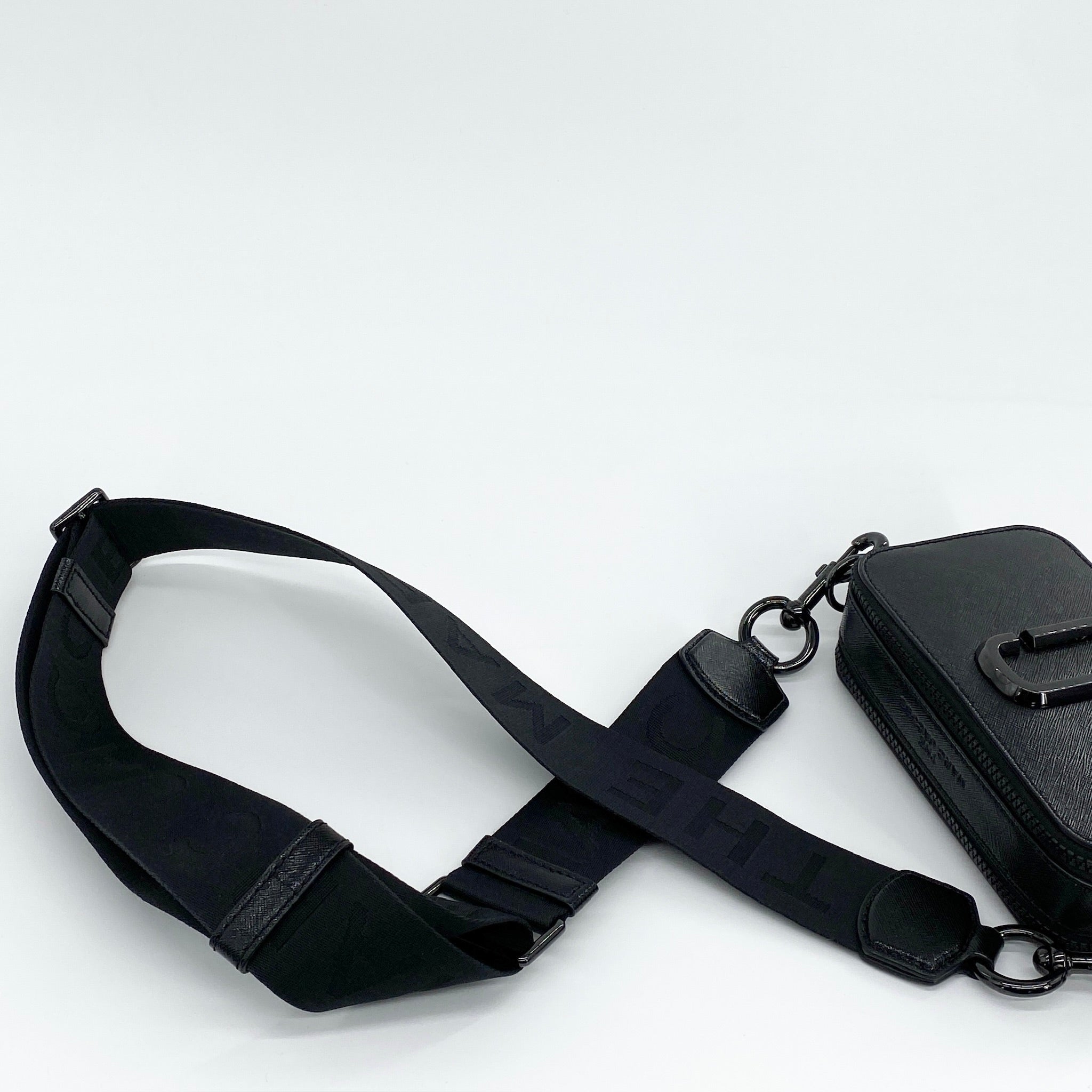 Snapshot Logo Bag Black - Vintage Luxuries