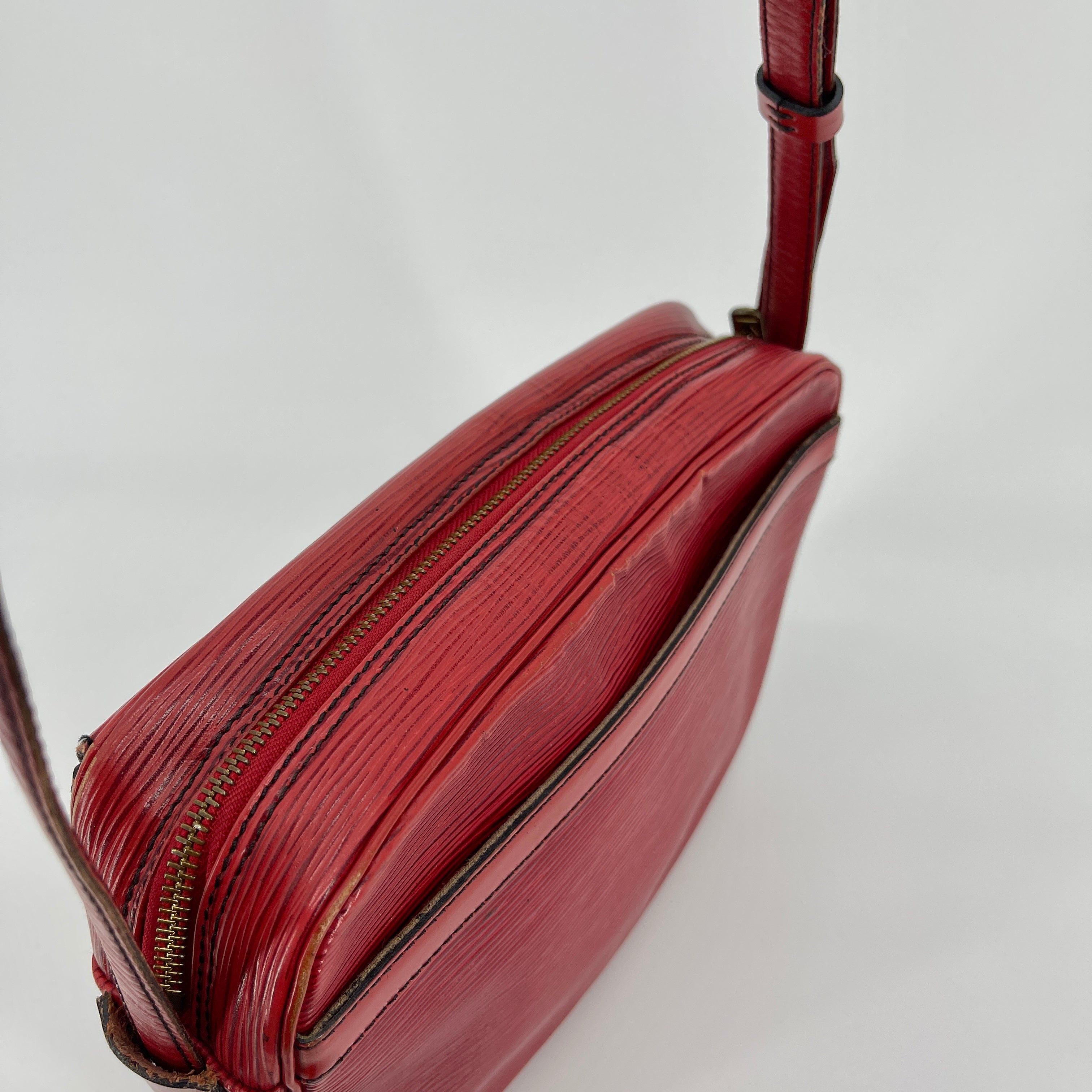 Epi Jeune Fille MM Red - Vintage Luxuries
