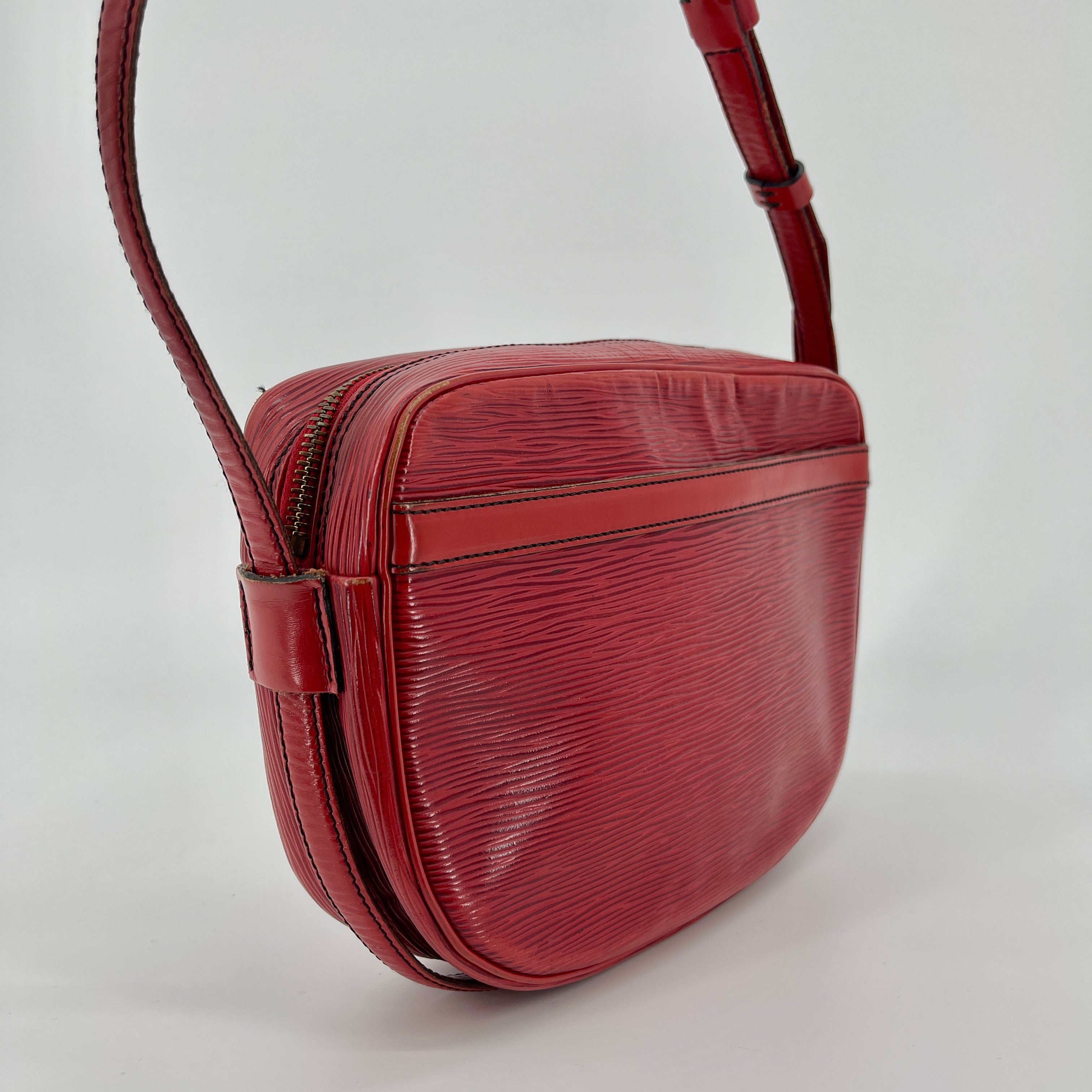 Epi Jeune Fille MM Red - Vintage Luxuries