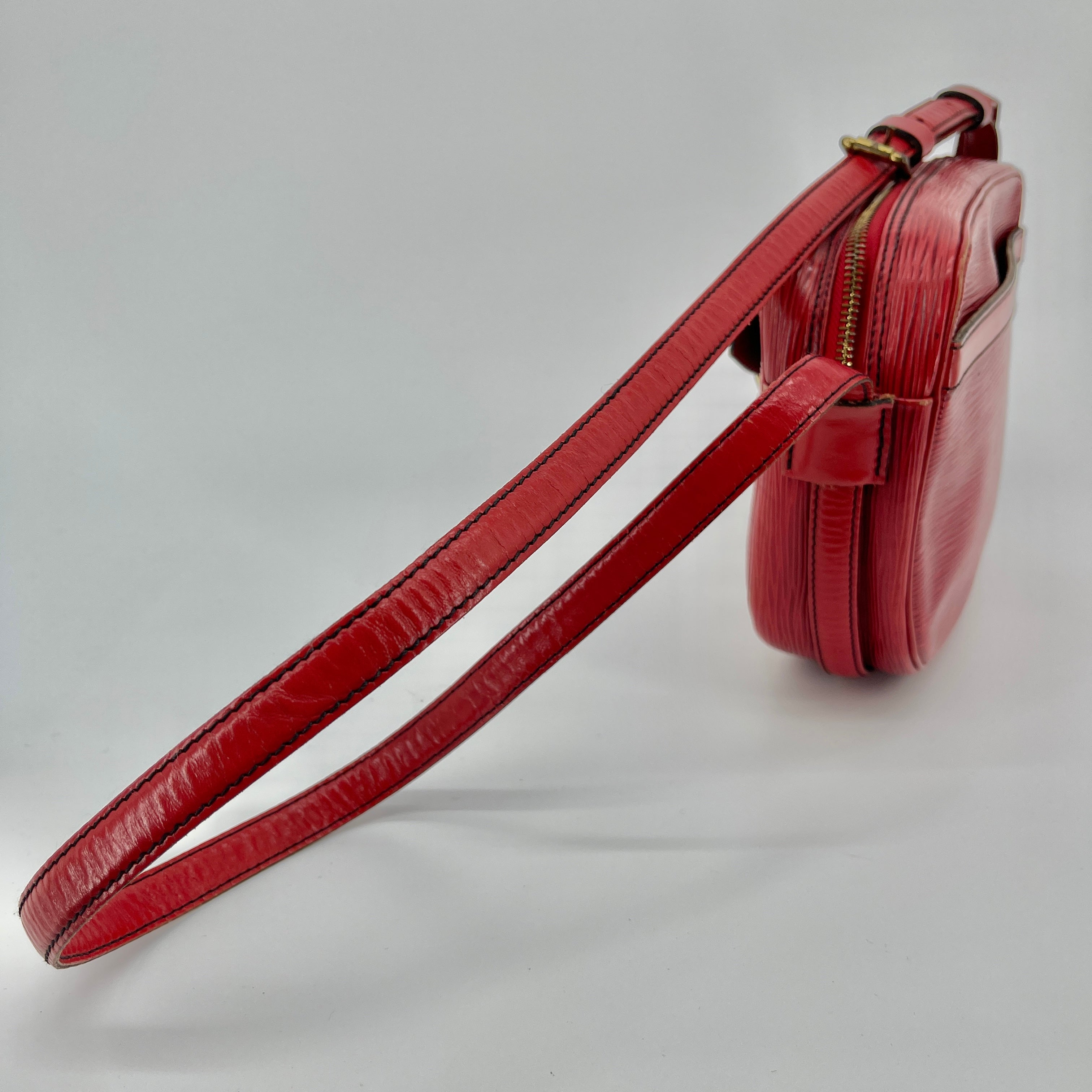 Epi Jeune Fille MM Red - Vintage Luxuries