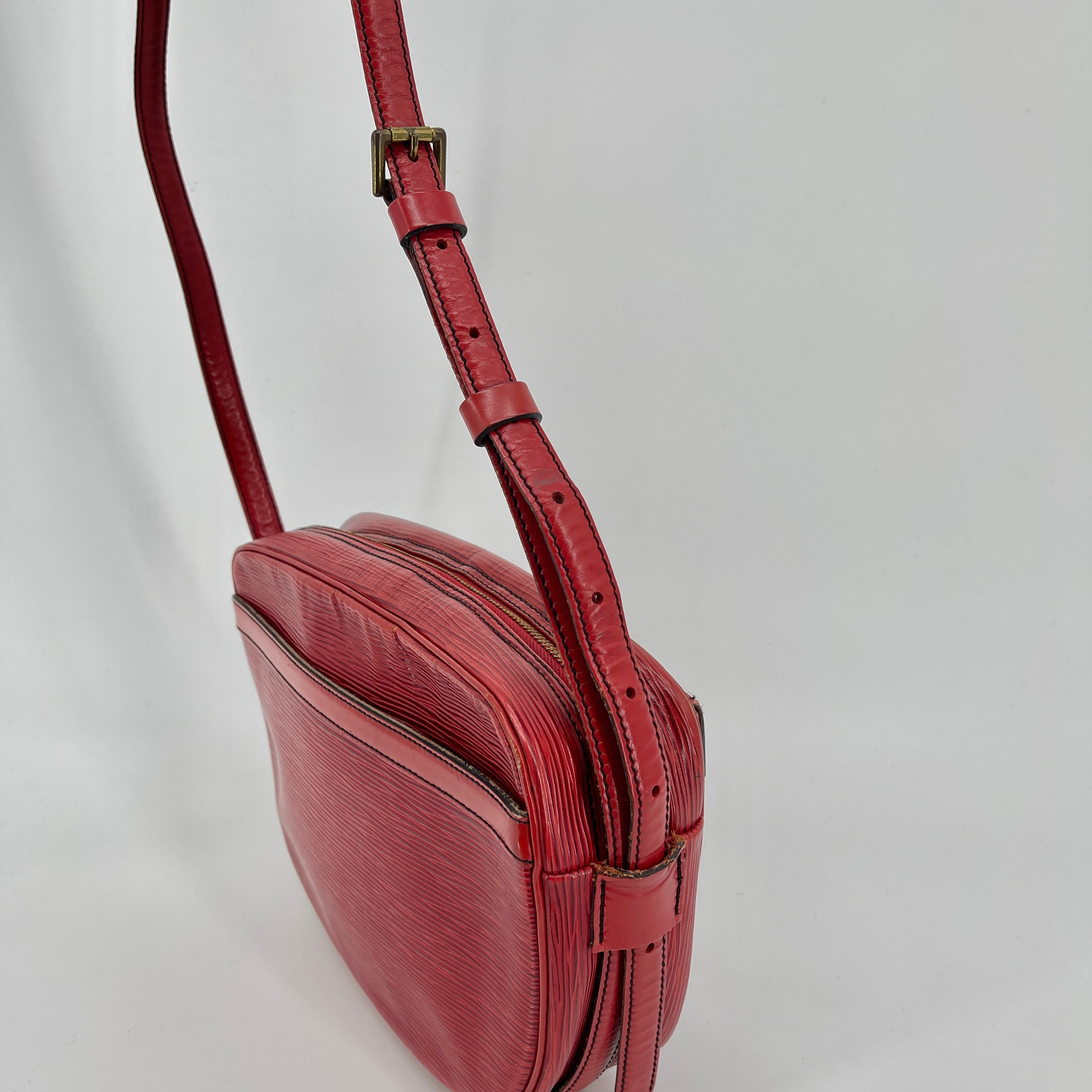 Epi Jeune Fille MM Red - Vintage Luxuries