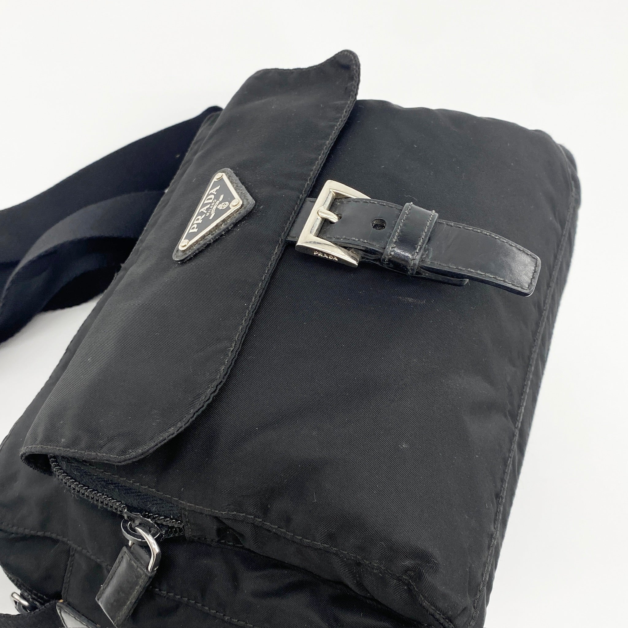 Pocket Messenger Crossbody Black - Vintage Luxuries