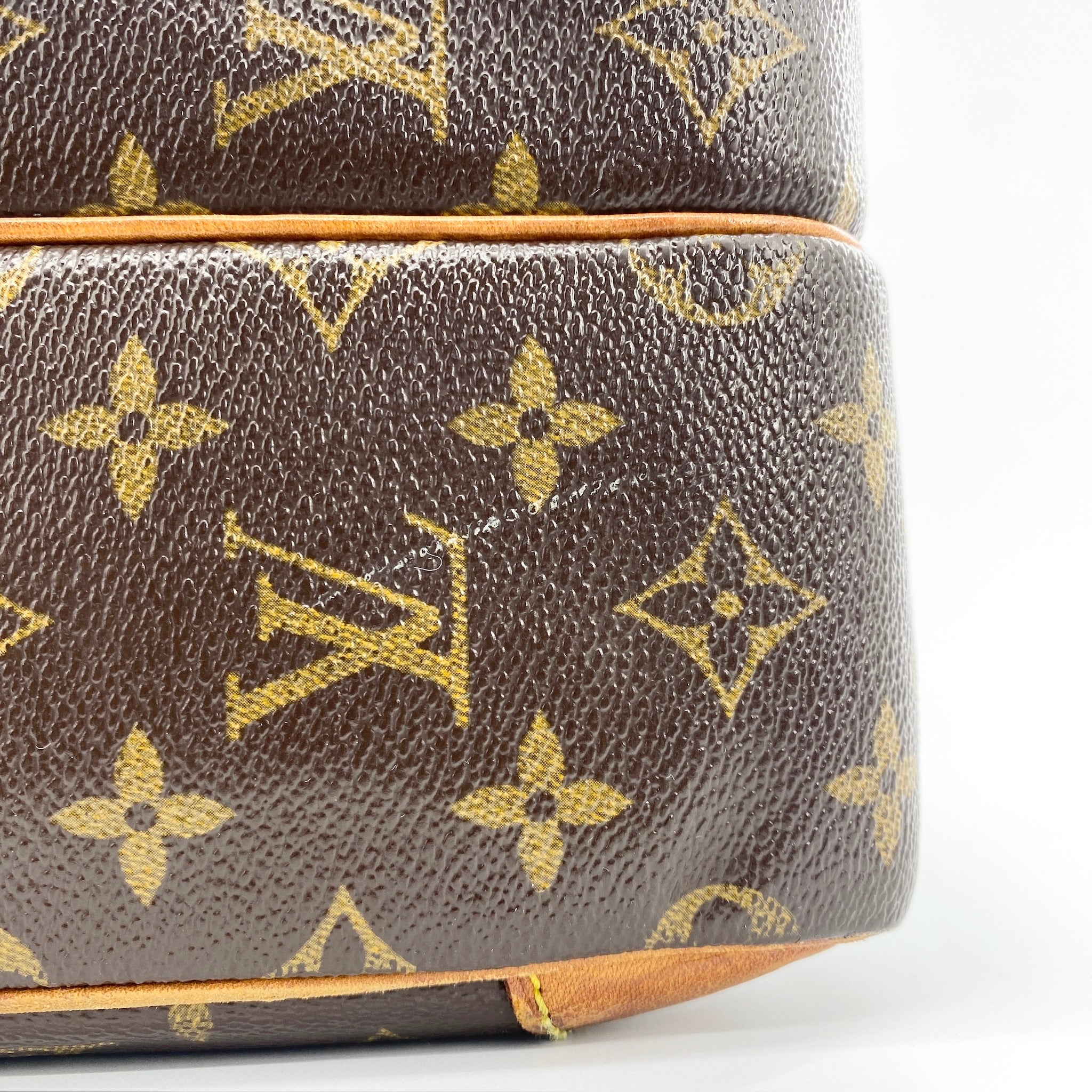 Nile MM Crossbody Bag - Vintage Luxuries