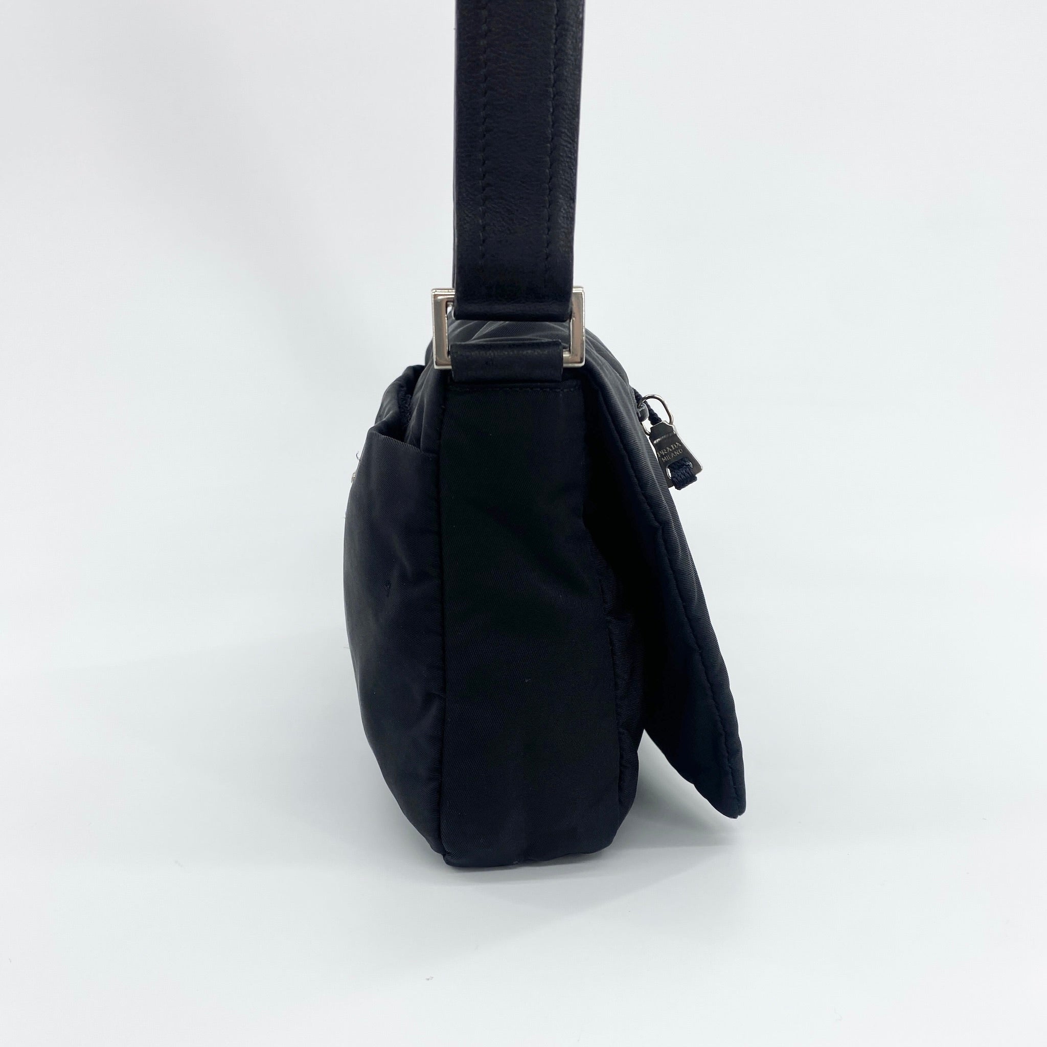 Nylon Tessuto Shoulder Bag Black