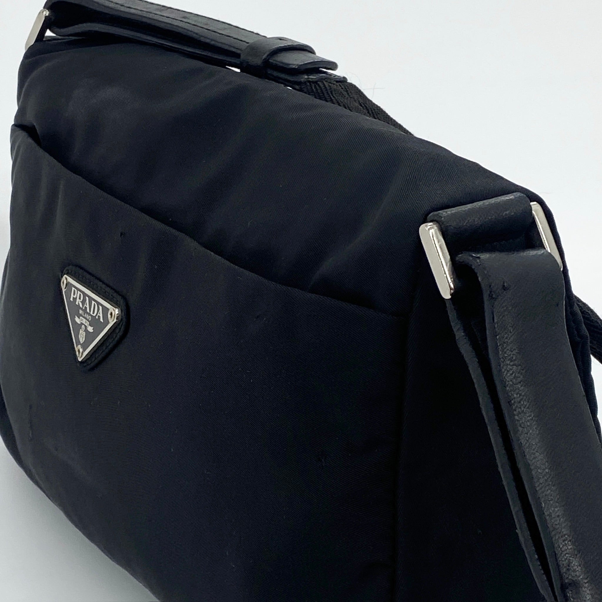 Nylon Tessuto Shoulder Bag Black