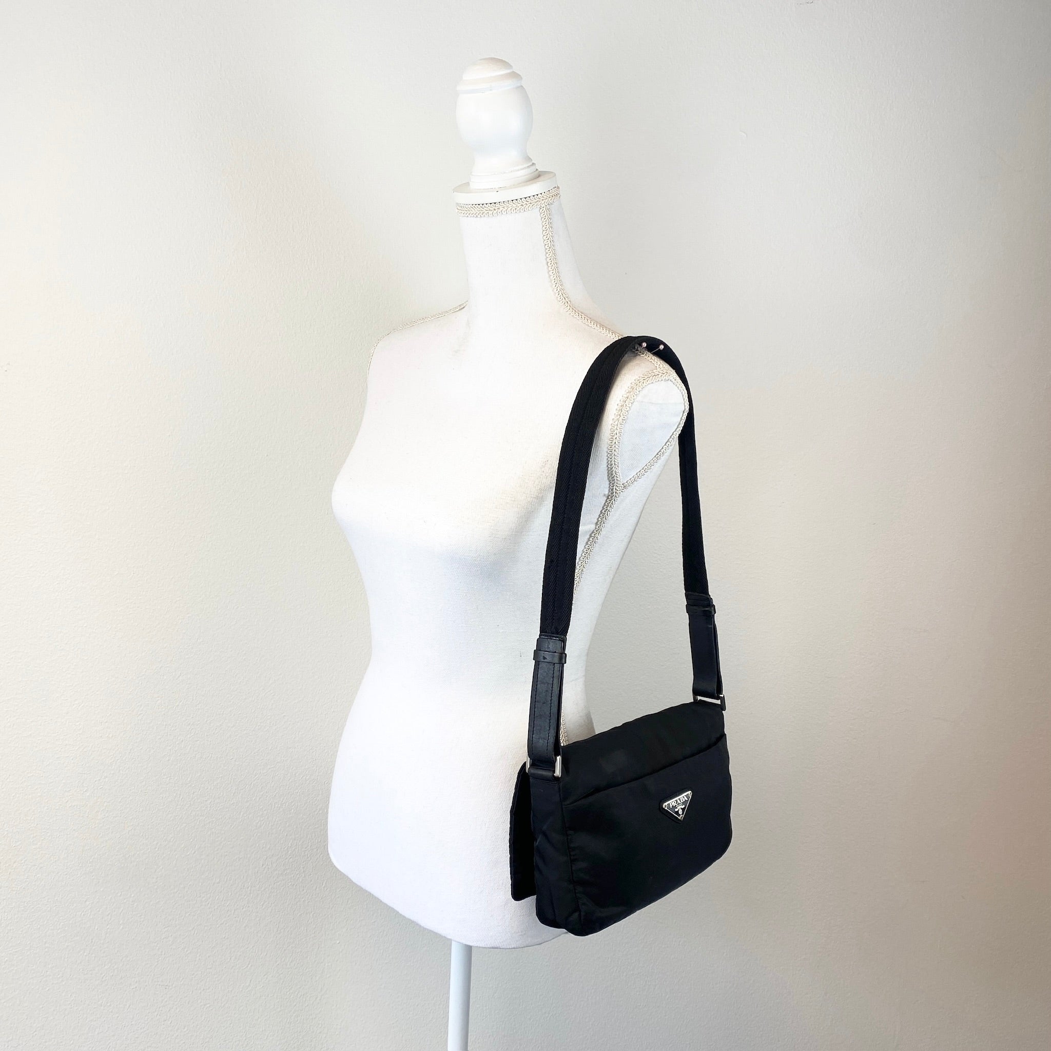 Nylon Tessuto Shoulder Bag Black