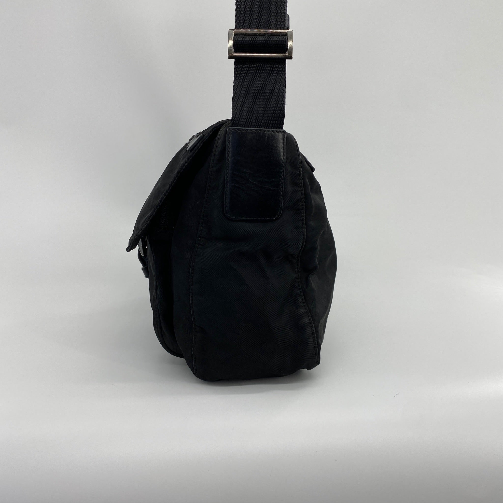 Messenger Small Crossbody Black