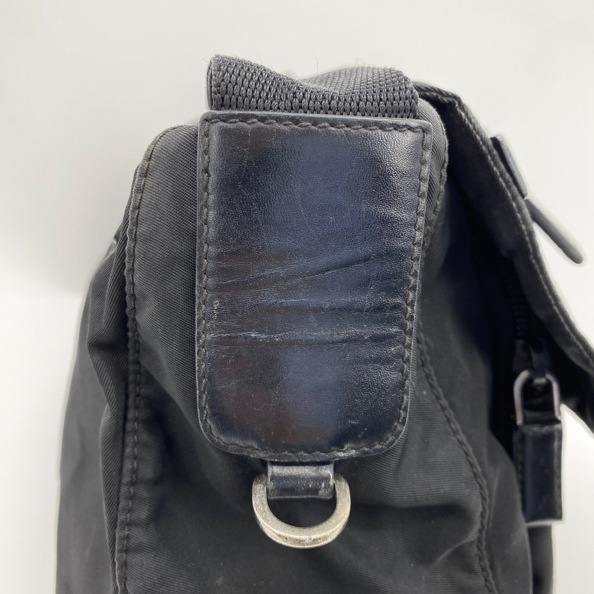 Messenger Small Crossbody Black