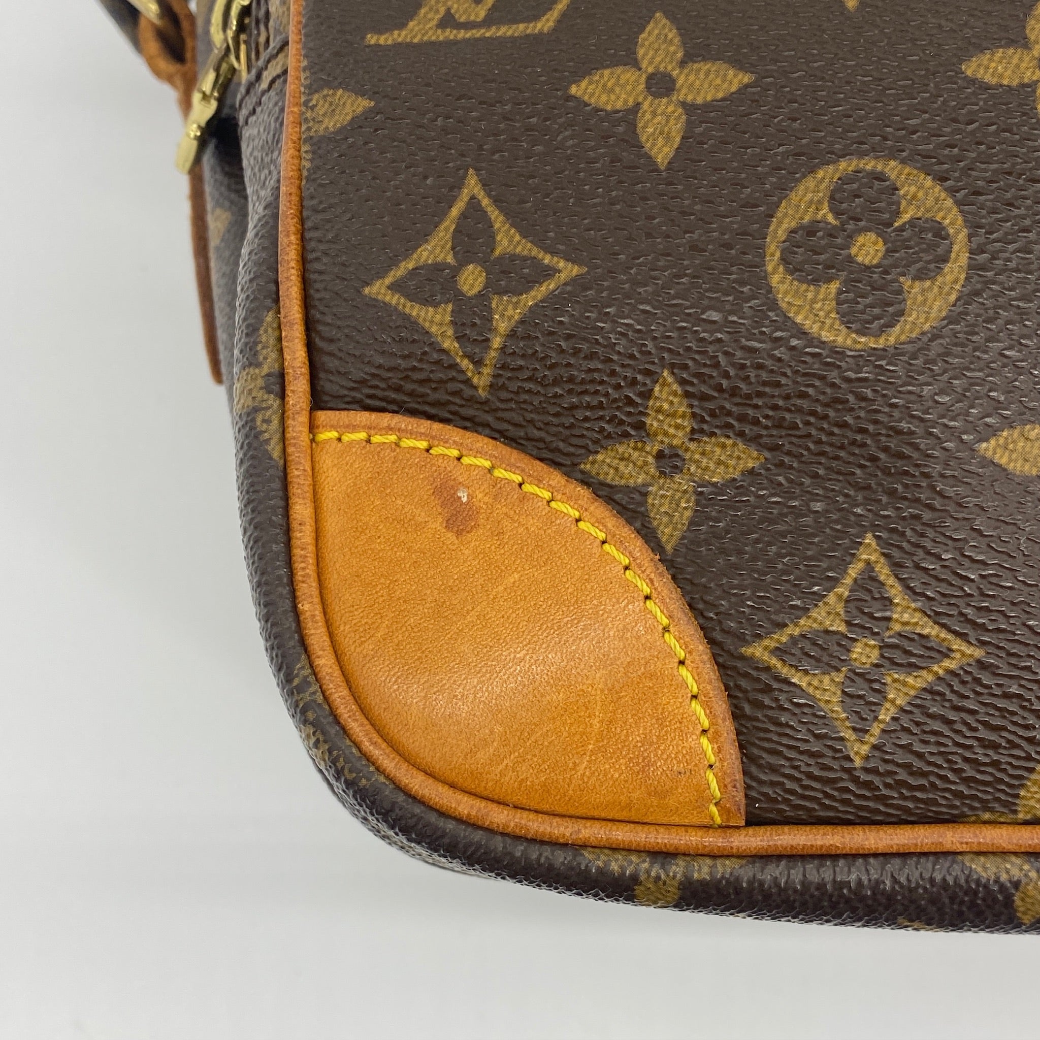 Nile MM Crossbody Bag