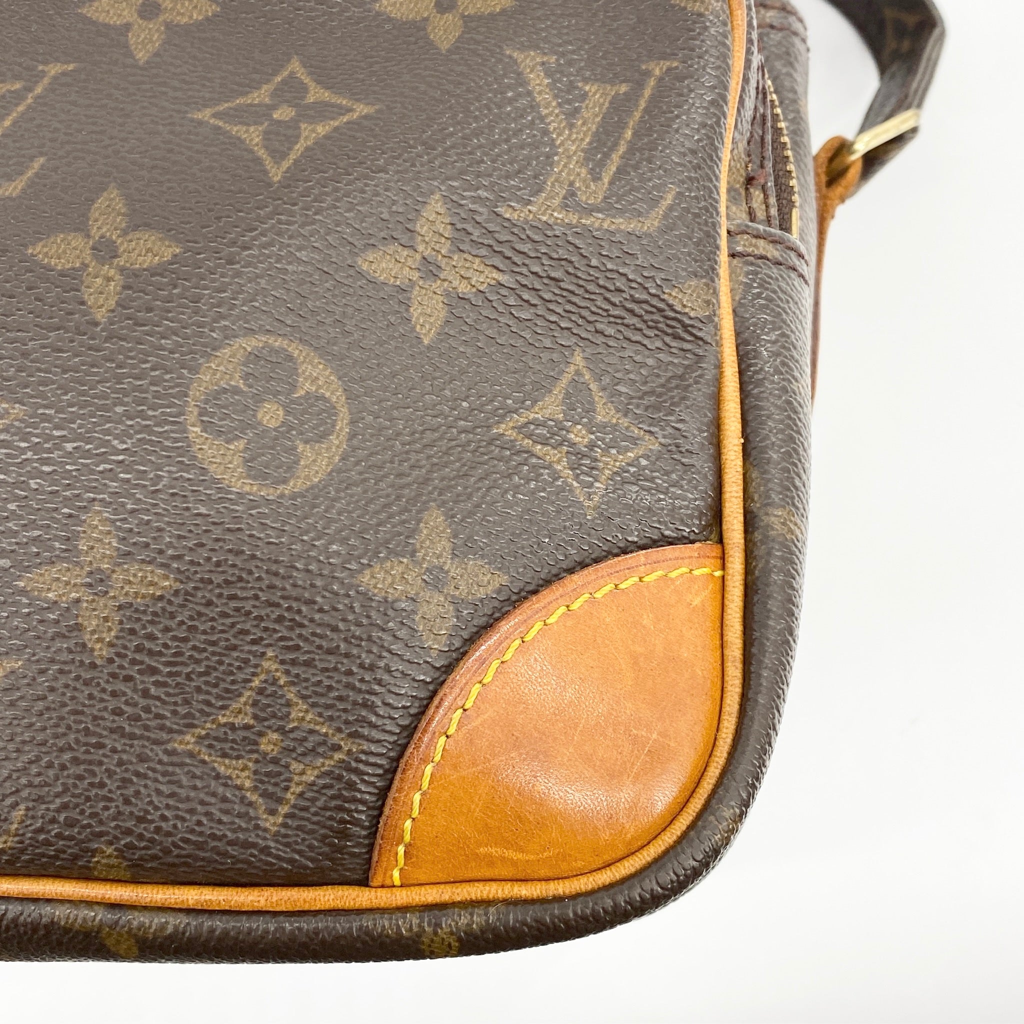 Nile MM Crossbody Bag