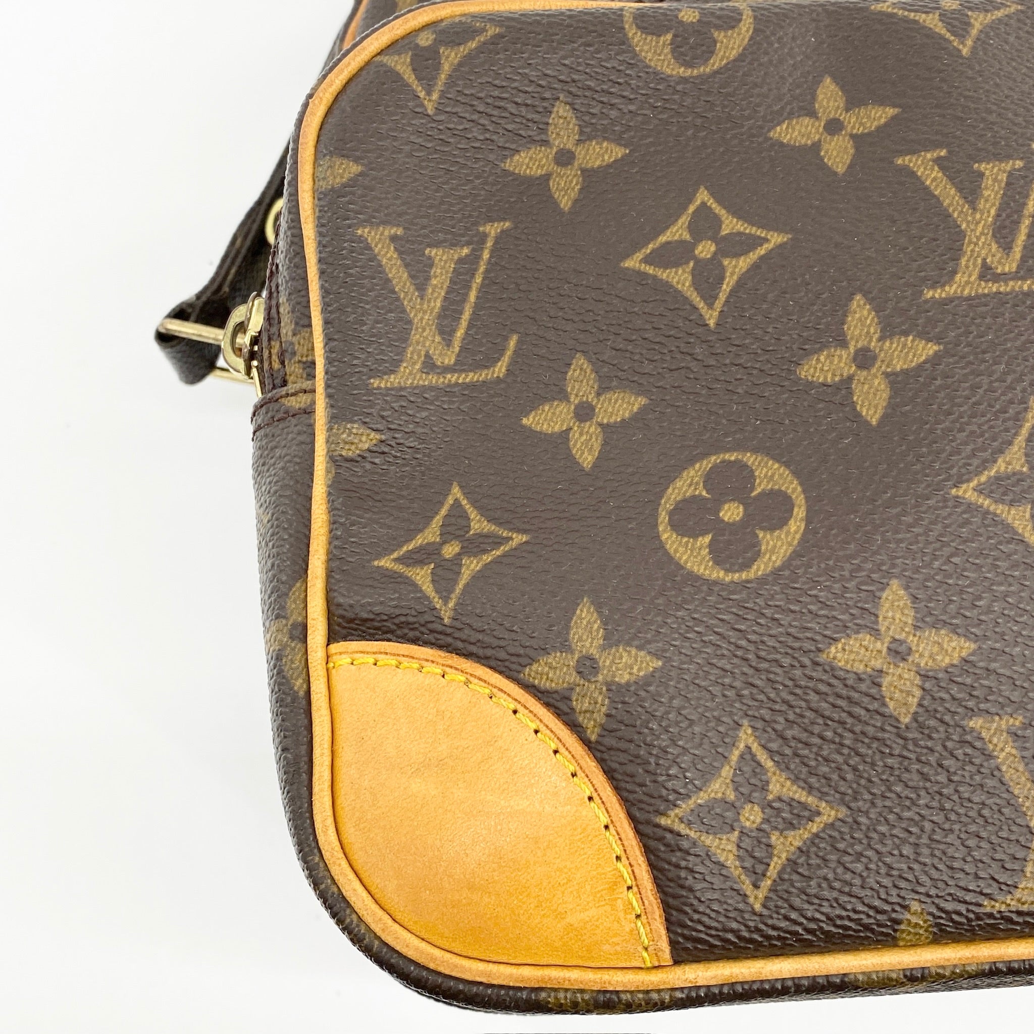 Nile MM Crossbody Bag