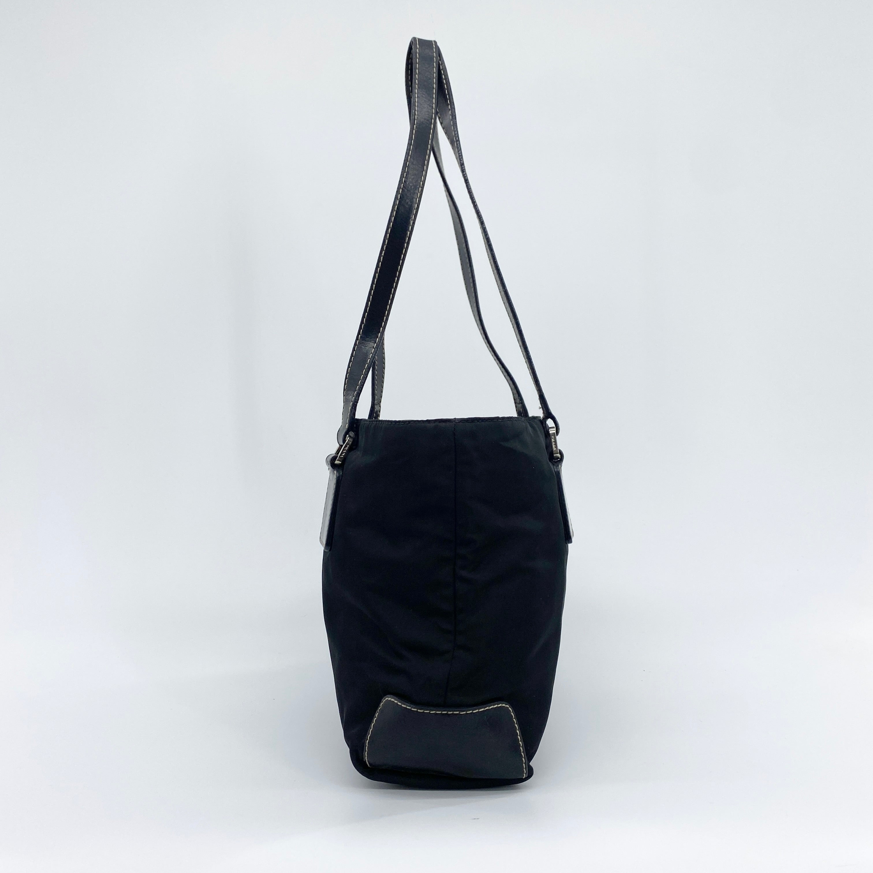 Nylon Shoulder Bag Black - Vintage Luxuries