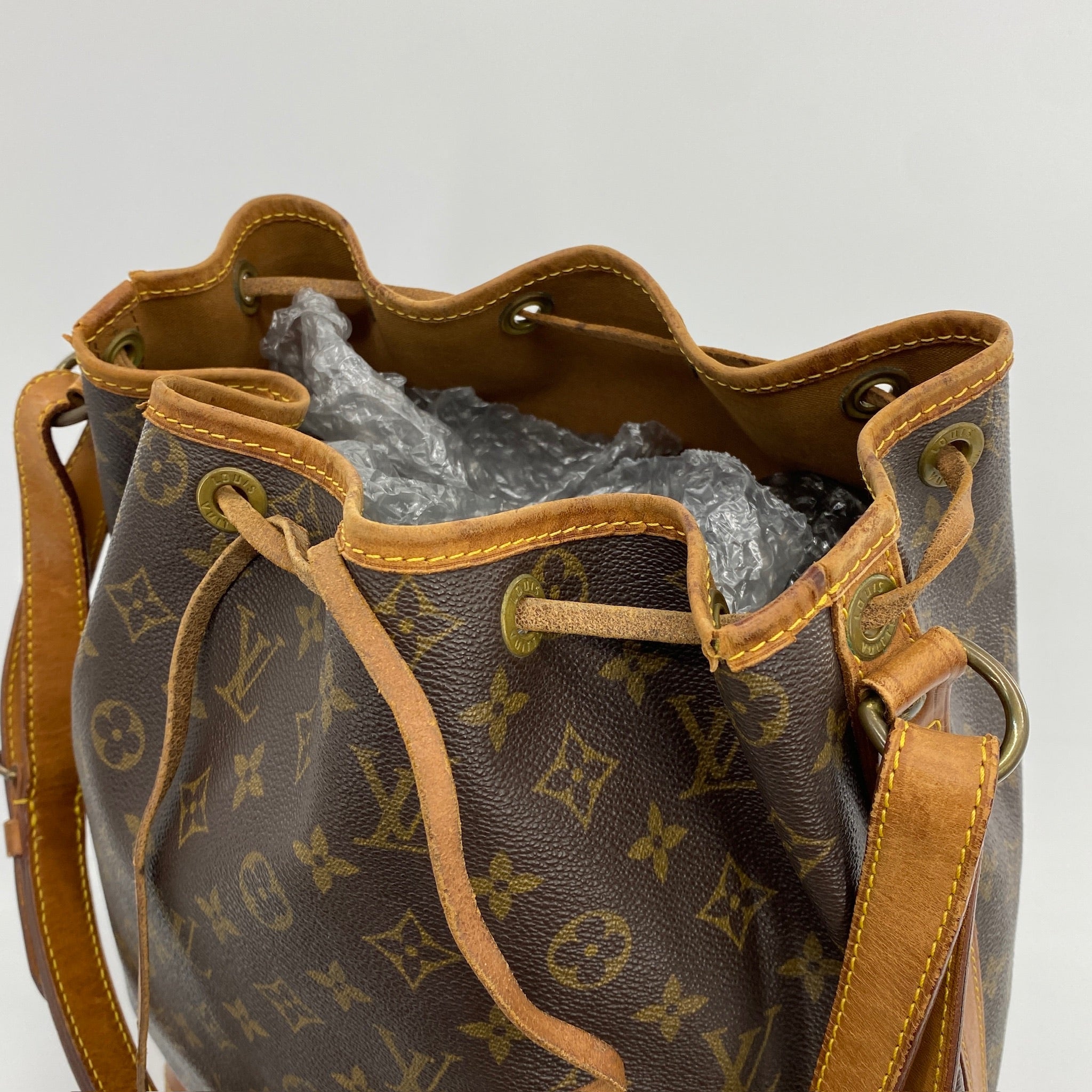 Noe Monogram Canvas Bag